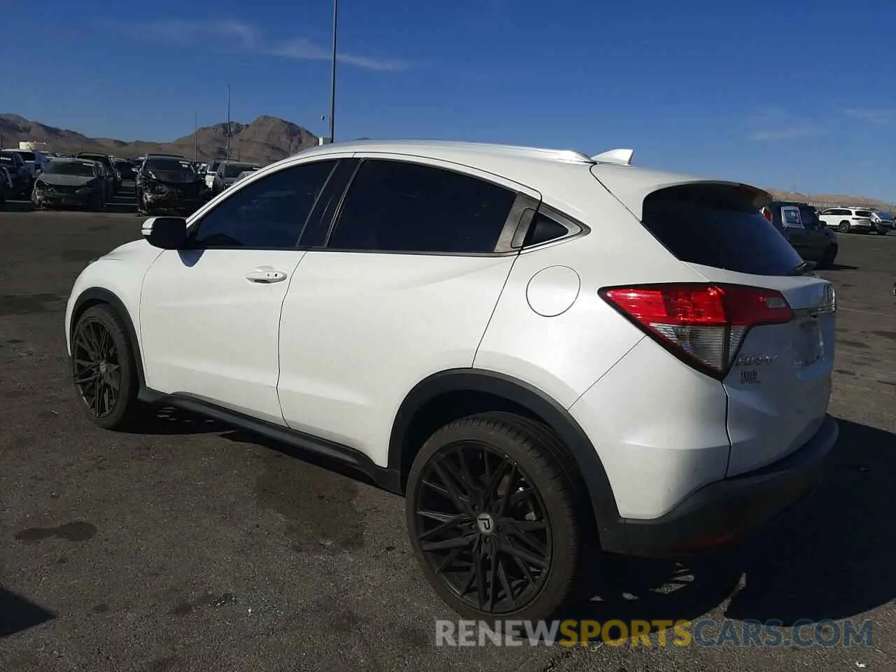 2 Photograph of a damaged car 3CZRU5H5XLM700533 HONDA HR-V 2020