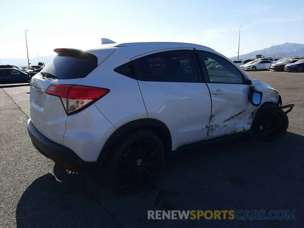 3 Photograph of a damaged car 3CZRU5H5XLM700533 HONDA HR-V 2020
