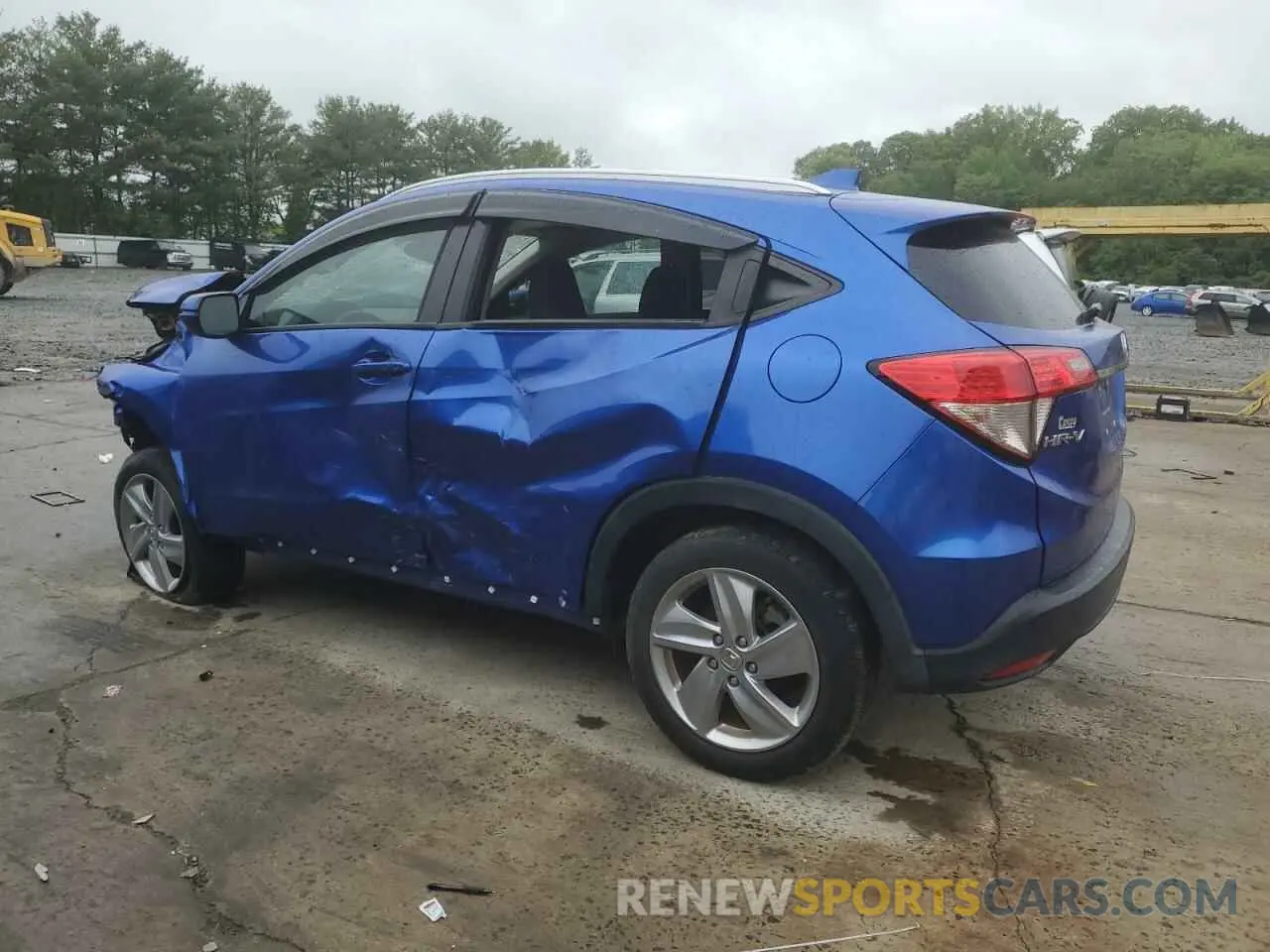 2 Photograph of a damaged car 3CZRU5H5XLM700855 HONDA HR-V 2020
