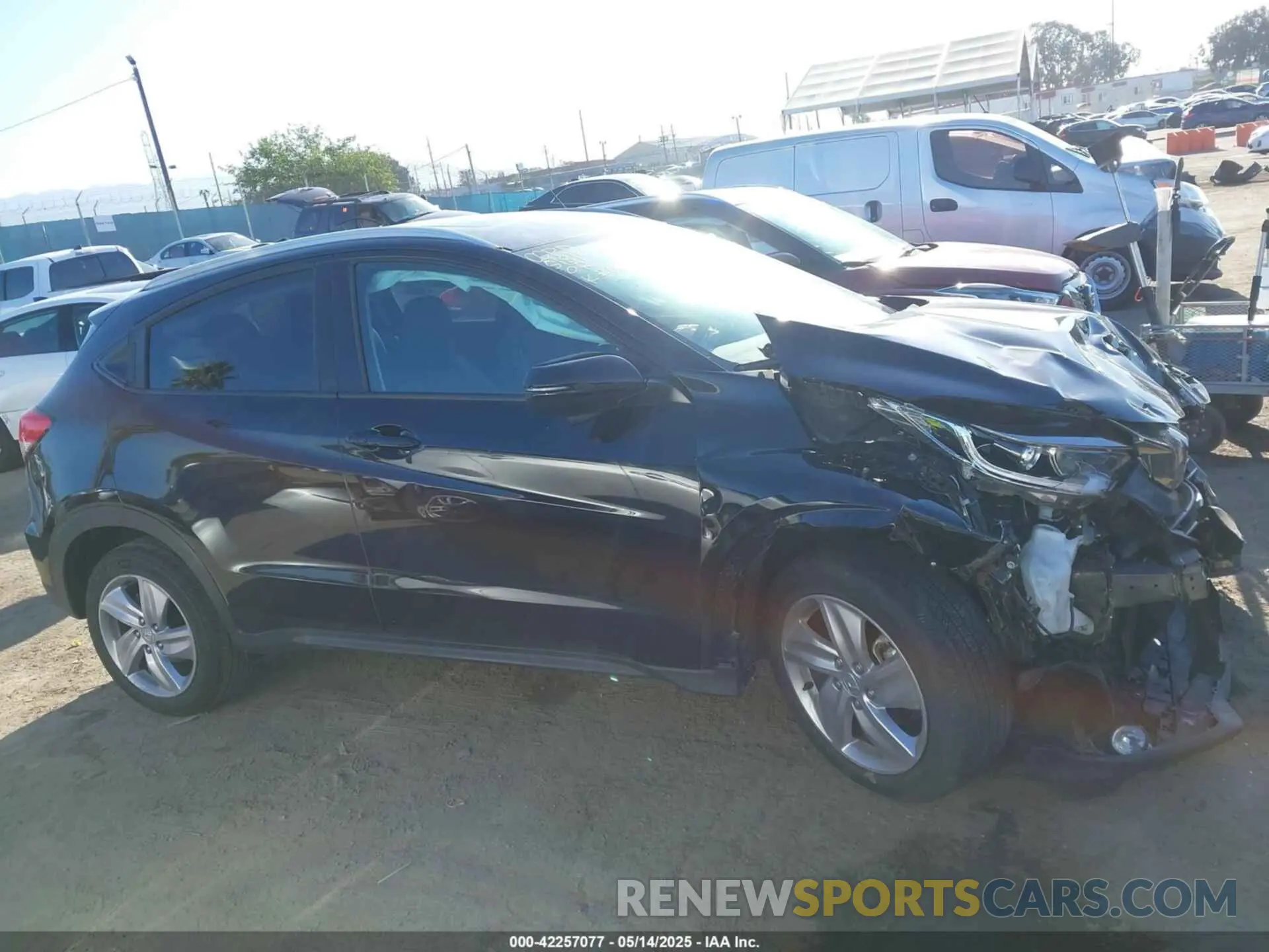 13 Photograph of a damaged car 3CZRU5H5XLM703870 HONDA HR-V 2020