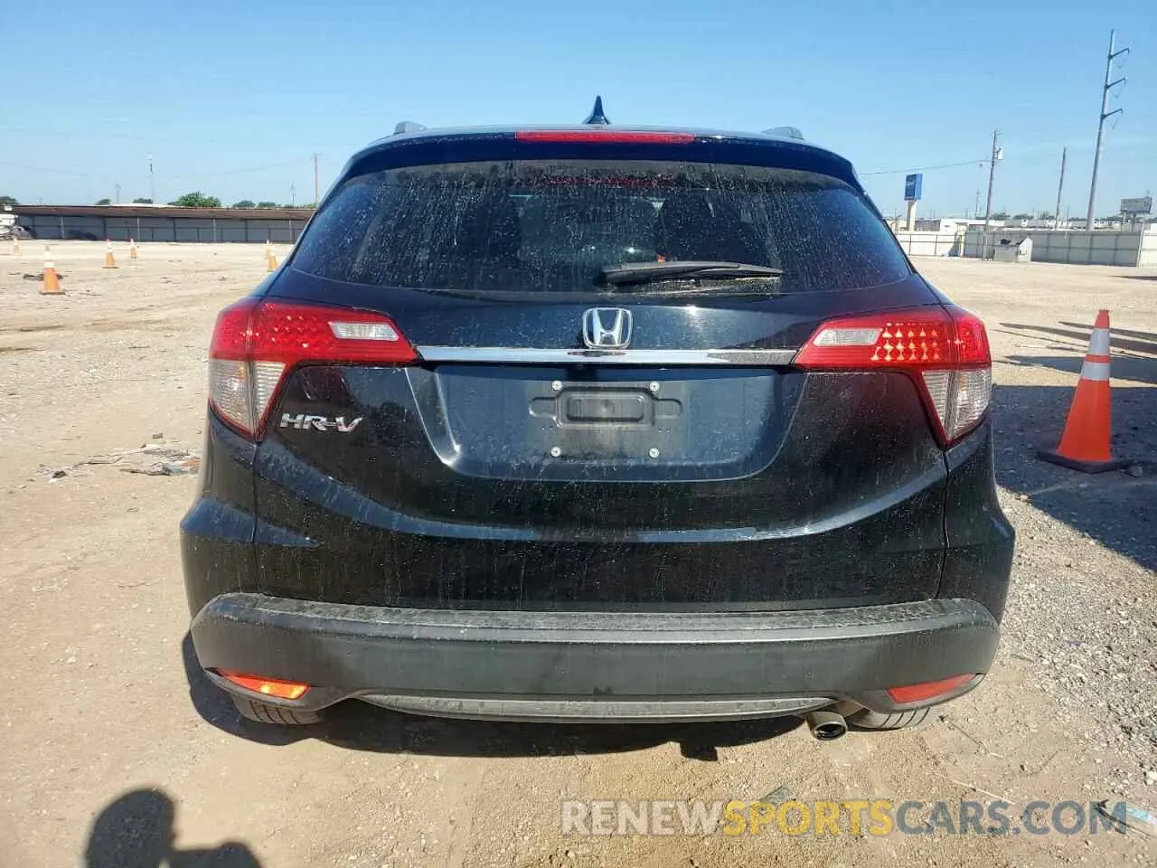 6 Photograph of a damaged car 3CZRU5H70LM717794 HONDA HR-V 2020