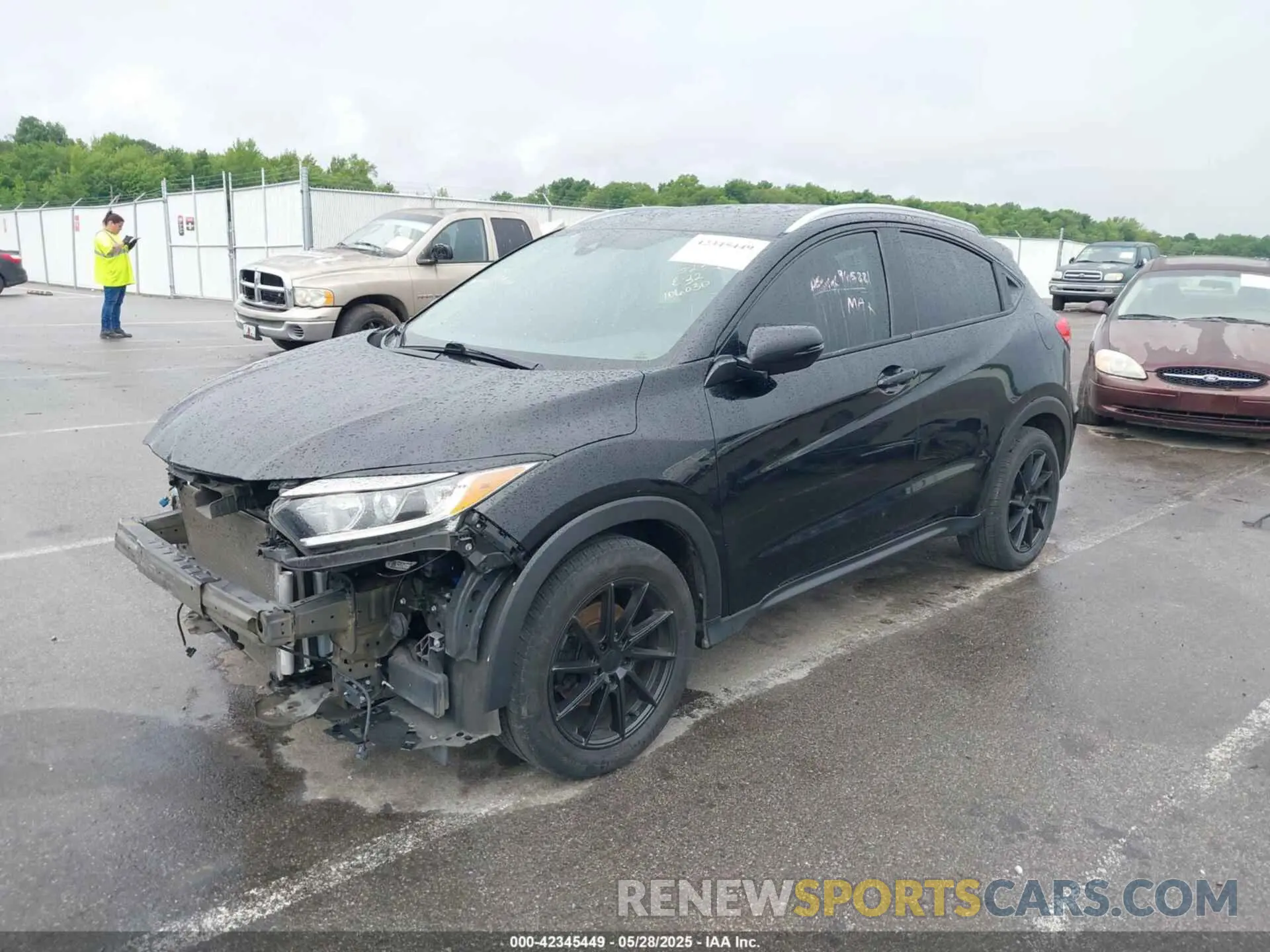 2 Photograph of a damaged car 3CZRU5H79LM717809 HONDA HR-V 2020