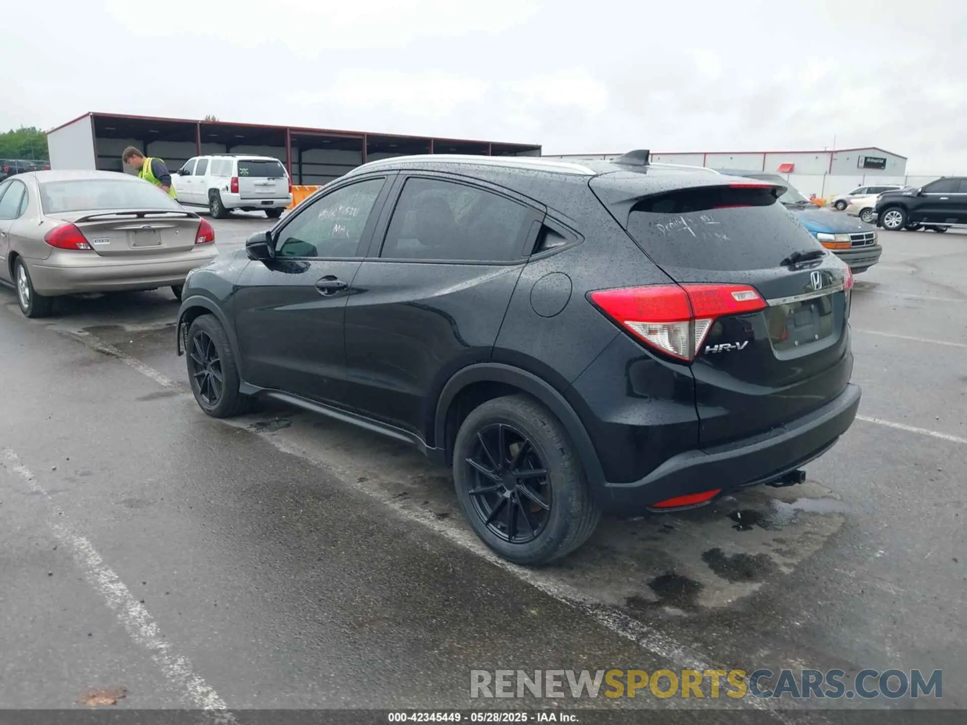 3 Photograph of a damaged car 3CZRU5H79LM717809 HONDA HR-V 2020