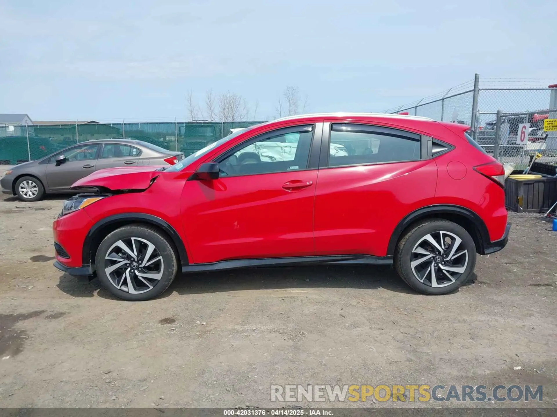 14 Photograph of a damaged car 3CZRU6H10LM736704 HONDA HR-V 2020
