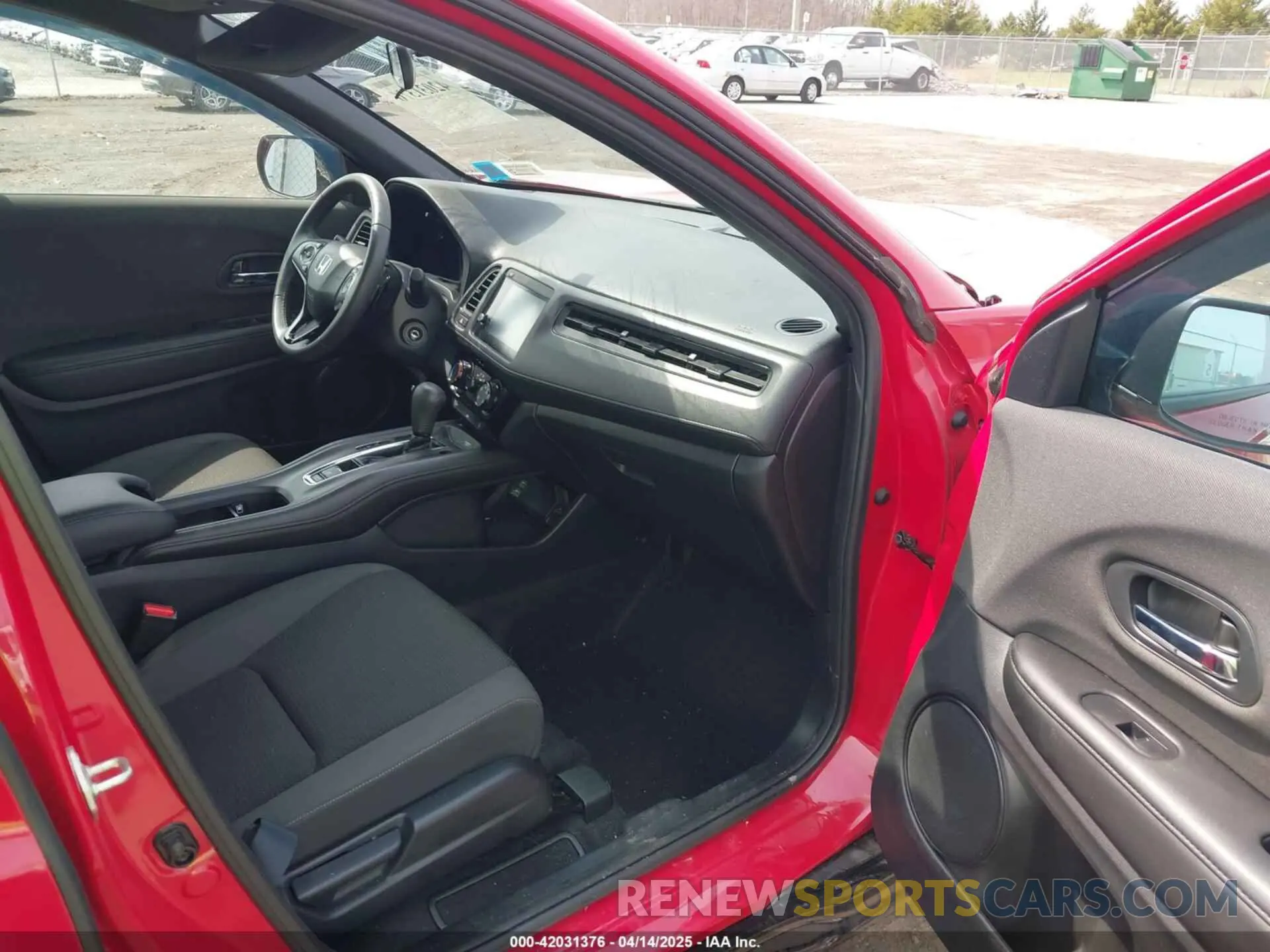 5 Photograph of a damaged car 3CZRU6H10LM736704 HONDA HR-V 2020