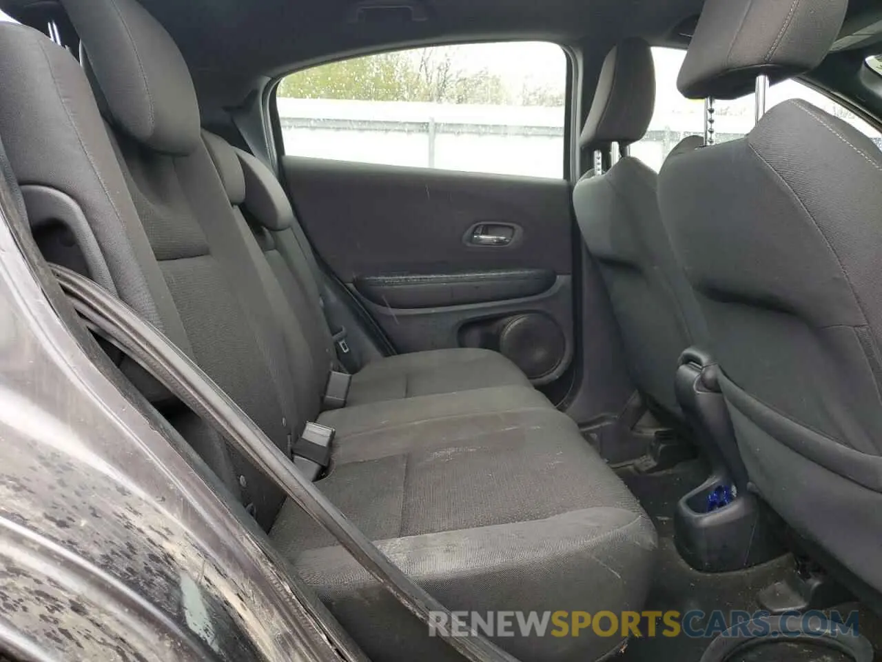 10 Photograph of a damaged car 3CZRU6H11LM729065 HONDA HR-V 2020