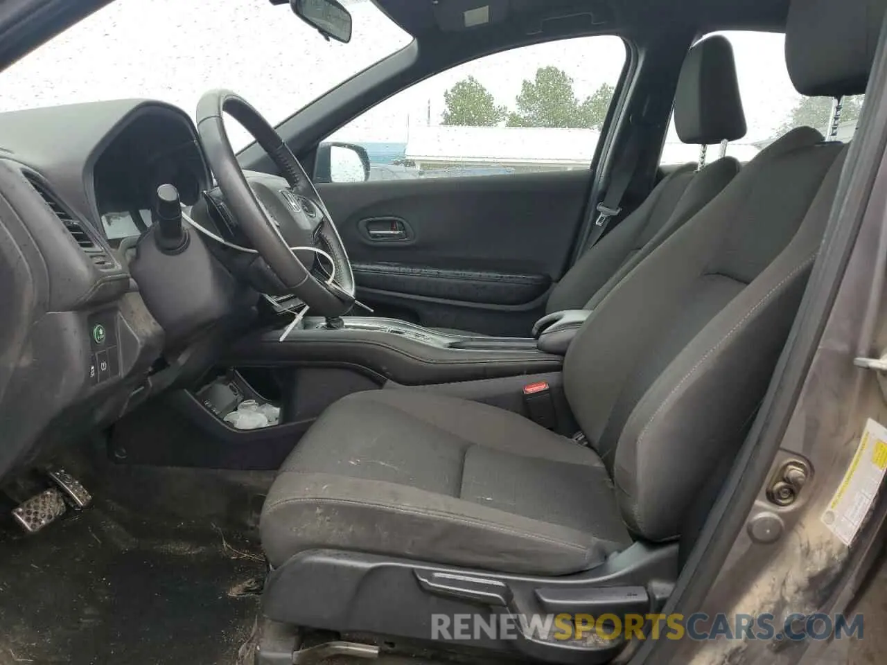 7 Photograph of a damaged car 3CZRU6H11LM729065 HONDA HR-V 2020