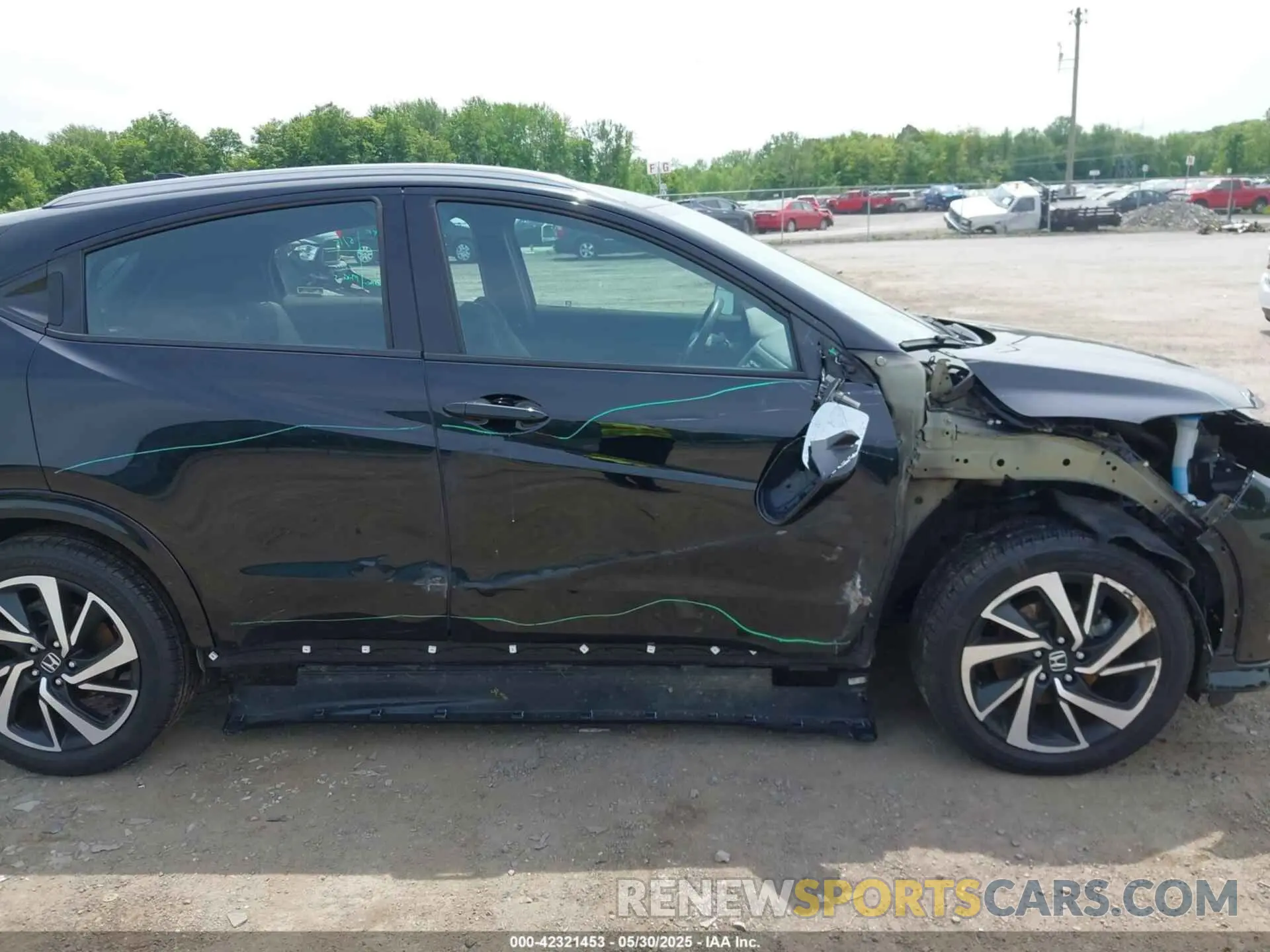 12 Photograph of a damaged car 3CZRU6H15LM712396 HONDA HR-V 2020