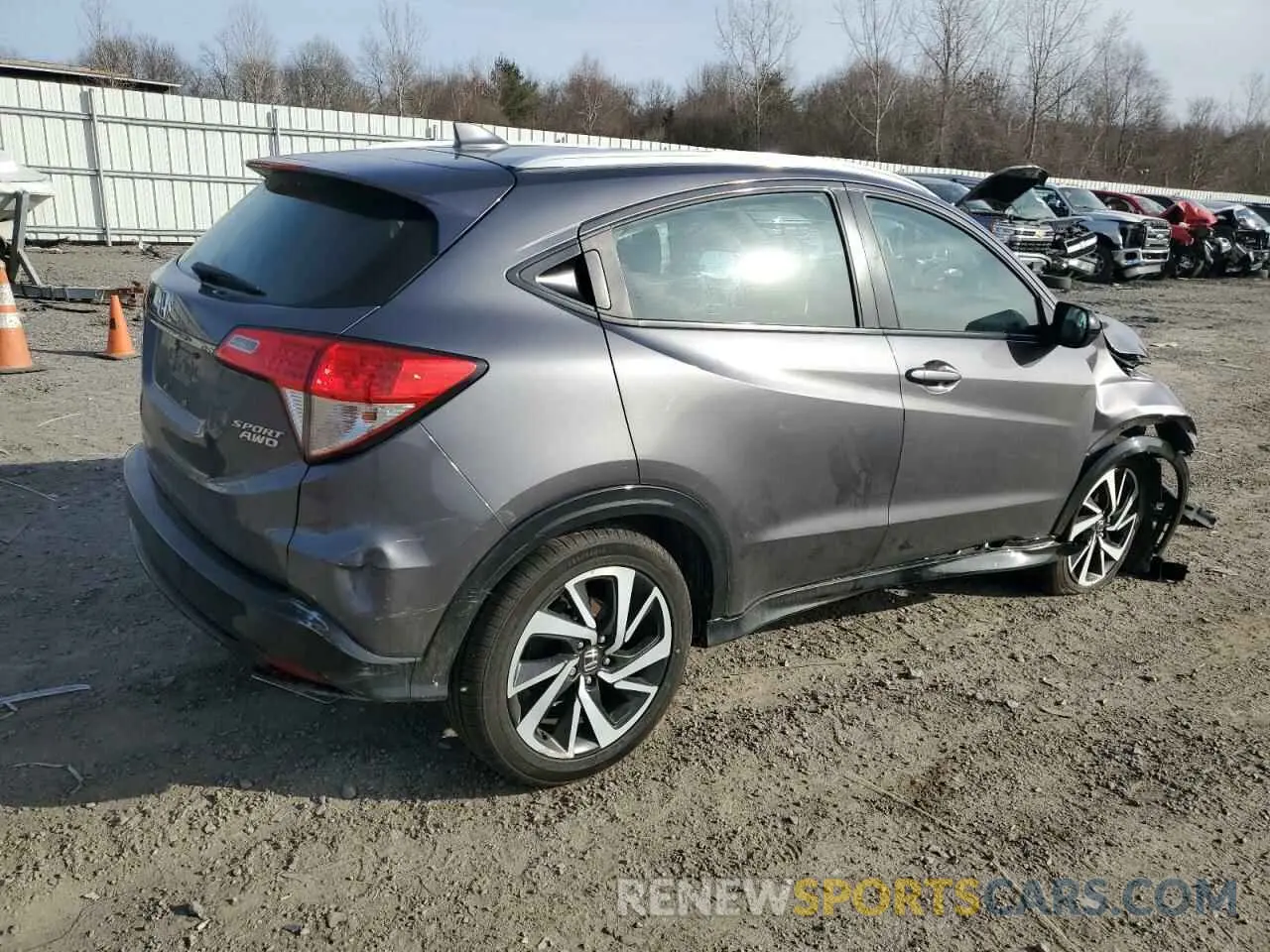 3 Photograph of a damaged car 3CZRU6H16LM713170 HONDA HR-V 2020