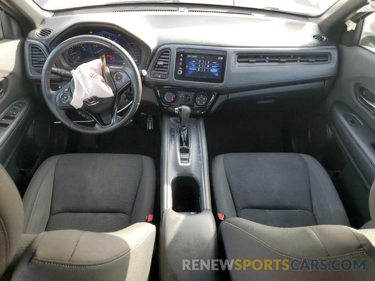 8 Photograph of a damaged car 3CZRU6H16LM713170 HONDA HR-V 2020