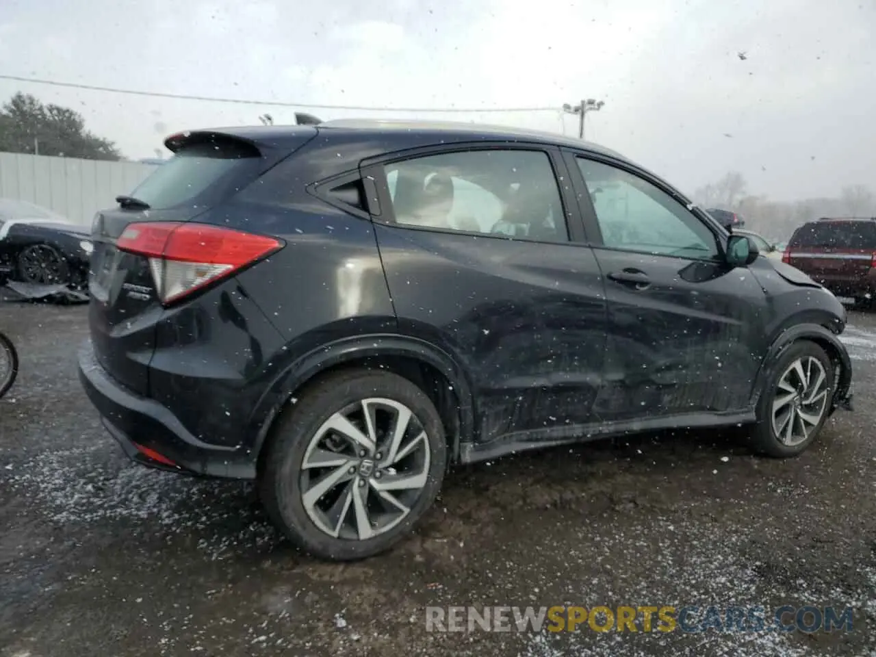 3 Photograph of a damaged car 3CZRU6H16LM723343 HONDA HR-V 2020
