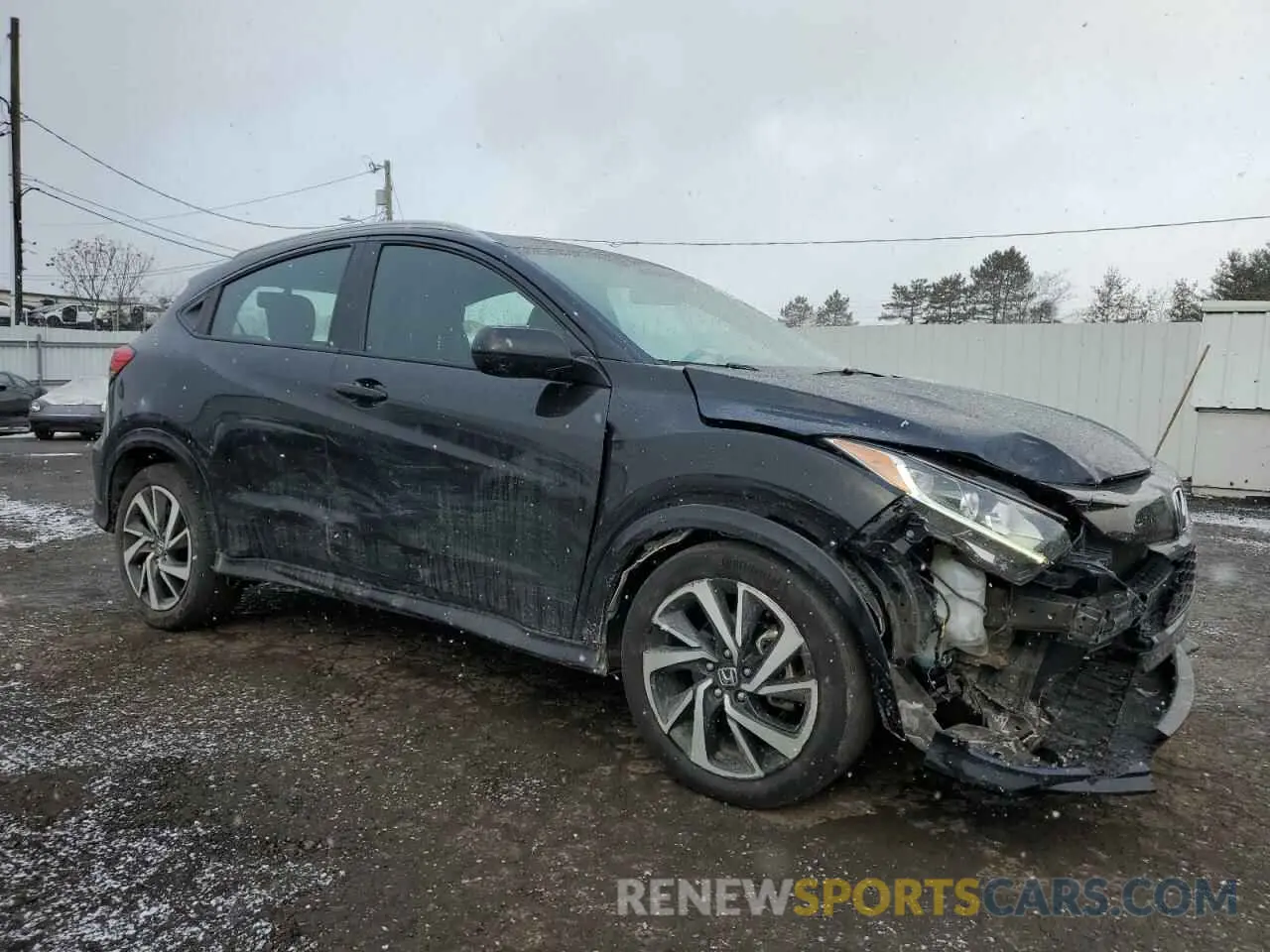 4 Photograph of a damaged car 3CZRU6H16LM723343 HONDA HR-V 2020