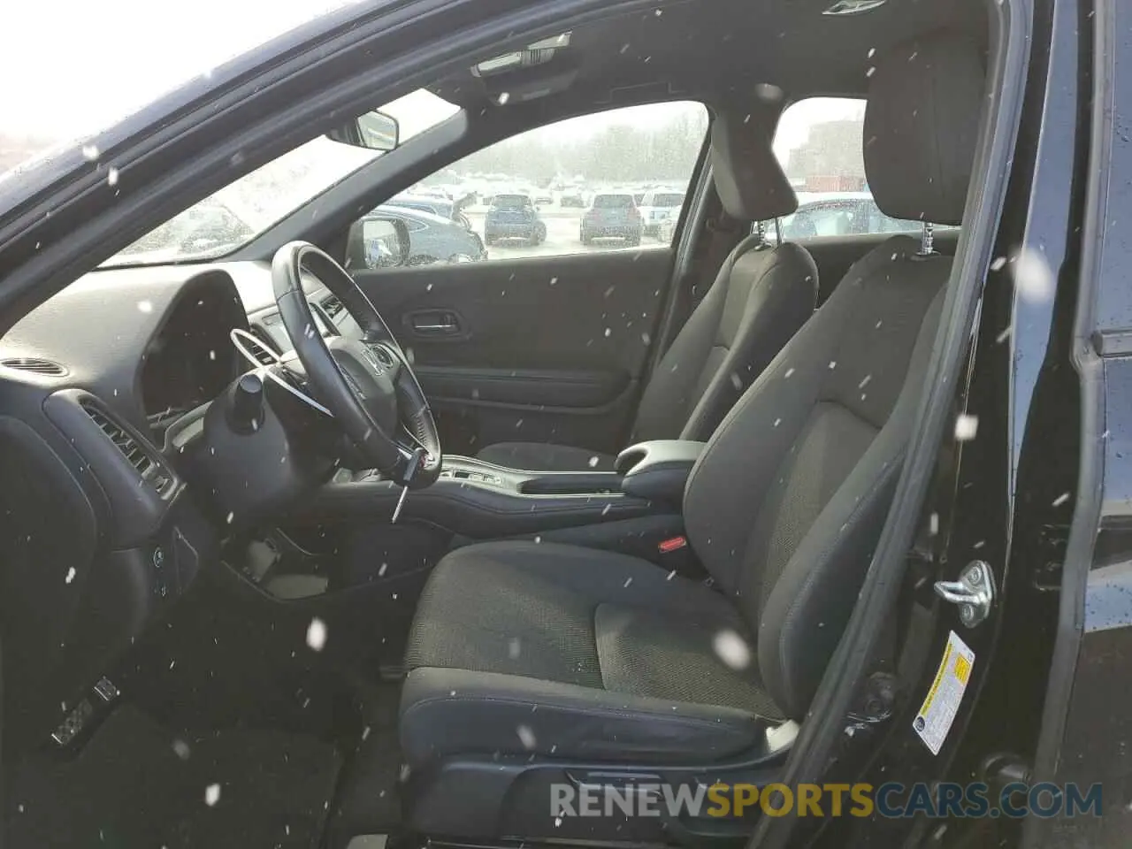 7 Photograph of a damaged car 3CZRU6H16LM723343 HONDA HR-V 2020