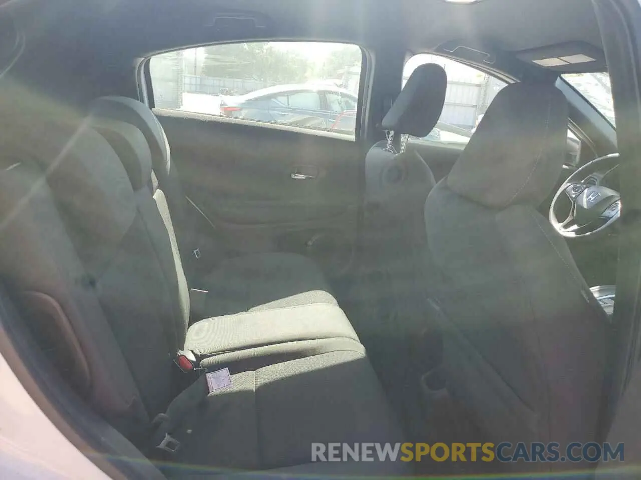 11 Photograph of a damaged car 3CZRU6H16LM731264 HONDA HR-V 2020