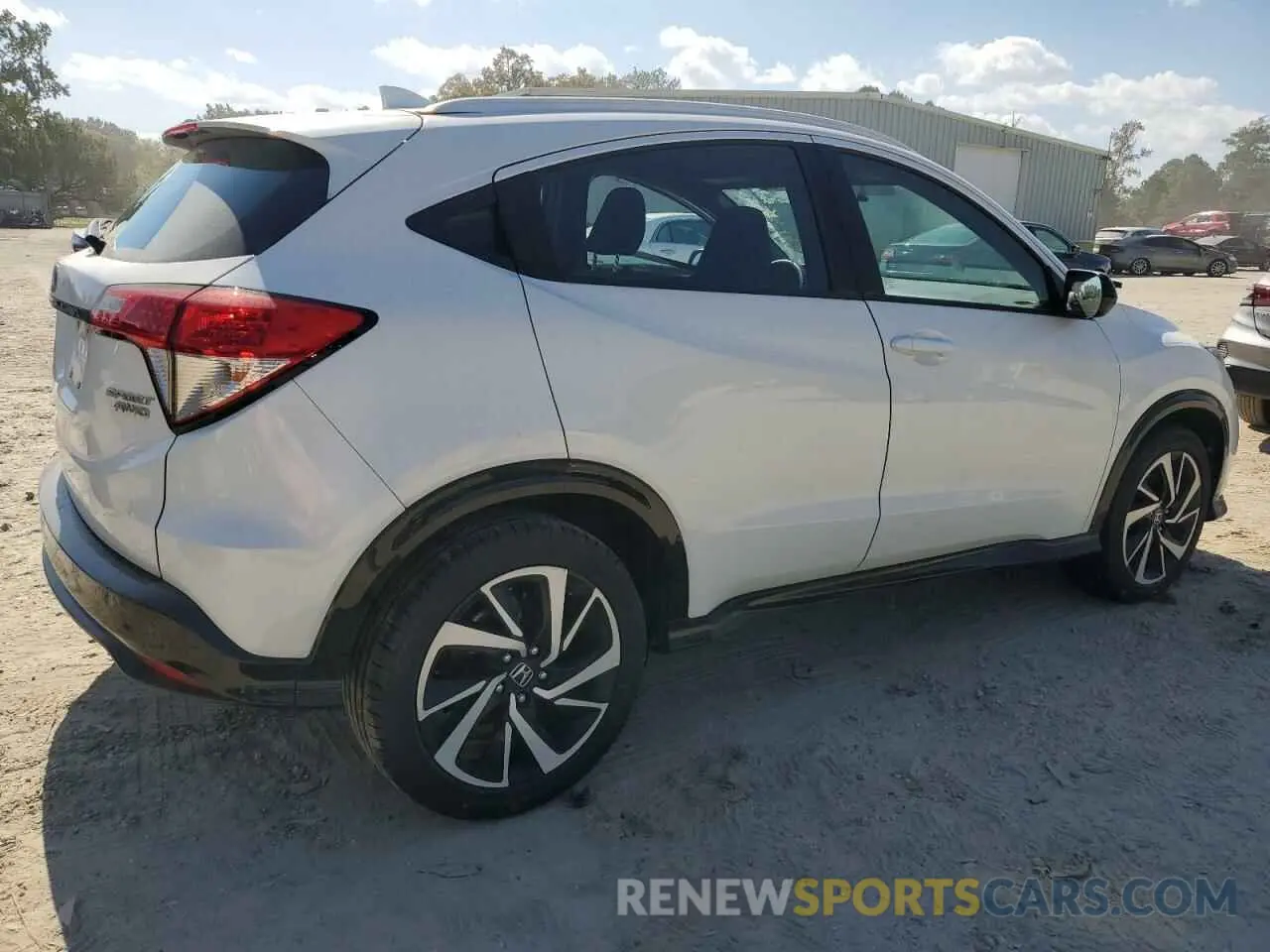 3 Photograph of a damaged car 3CZRU6H16LM731264 HONDA HR-V 2020