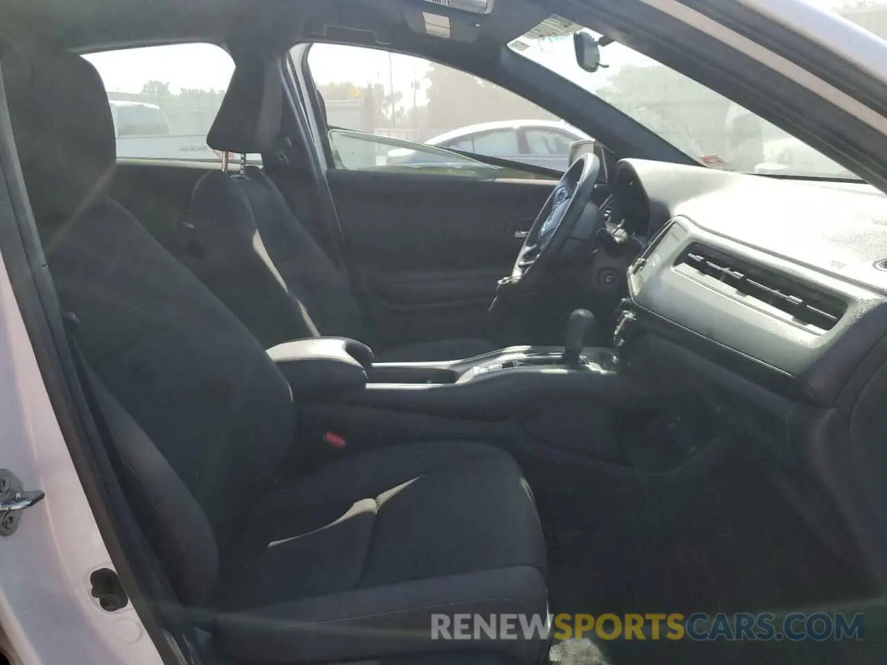 7 Photograph of a damaged car 3CZRU6H16LM731264 HONDA HR-V 2020