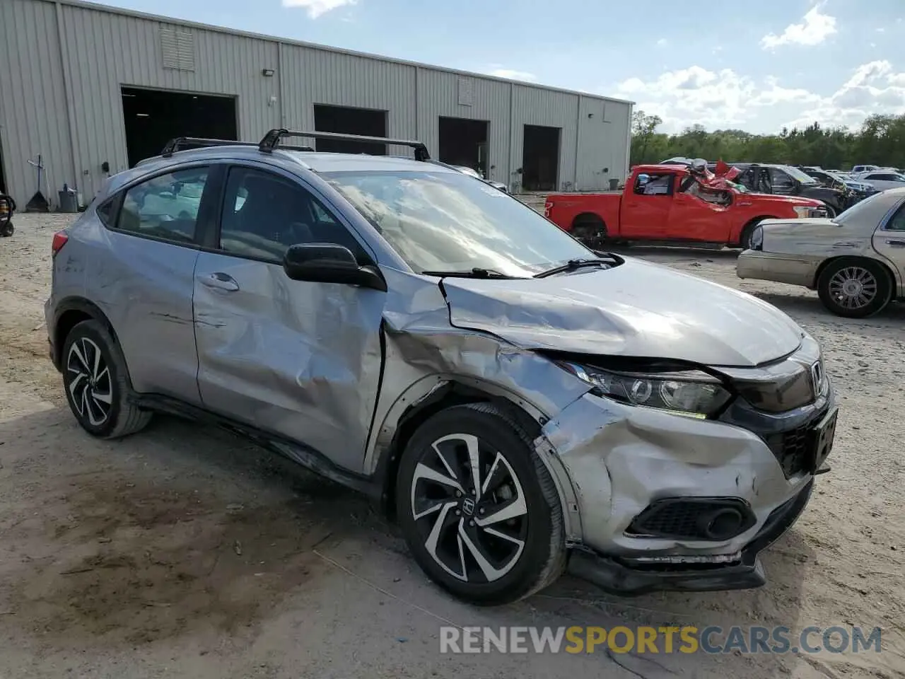 4 Photograph of a damaged car 3CZRU6H17LG702788 HONDA HR-V 2020