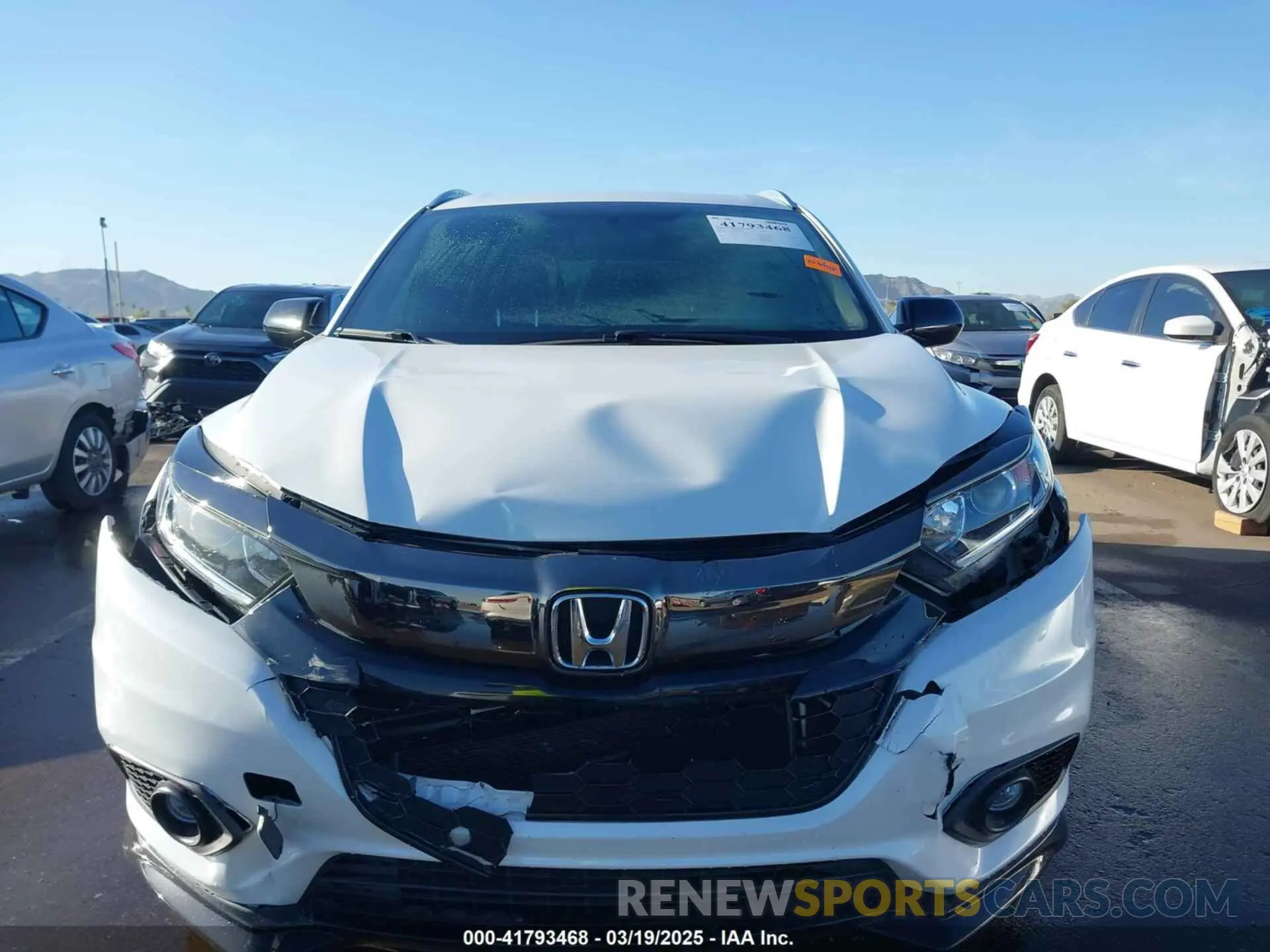 12 Photograph of a damaged car 3CZRU6H17LM706499 HONDA HR-V 2020