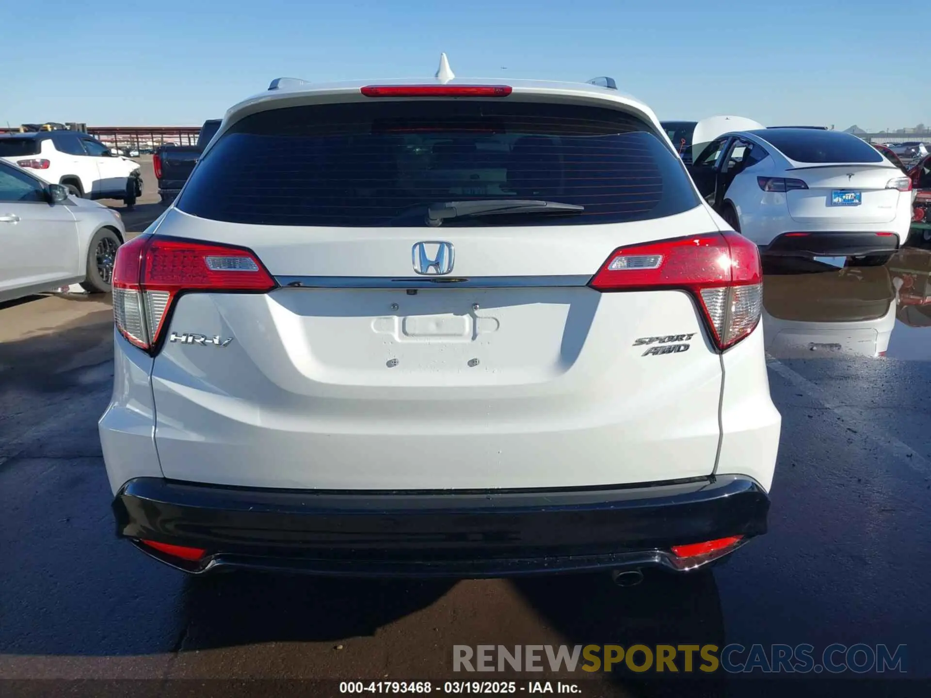 16 Photograph of a damaged car 3CZRU6H17LM706499 HONDA HR-V 2020