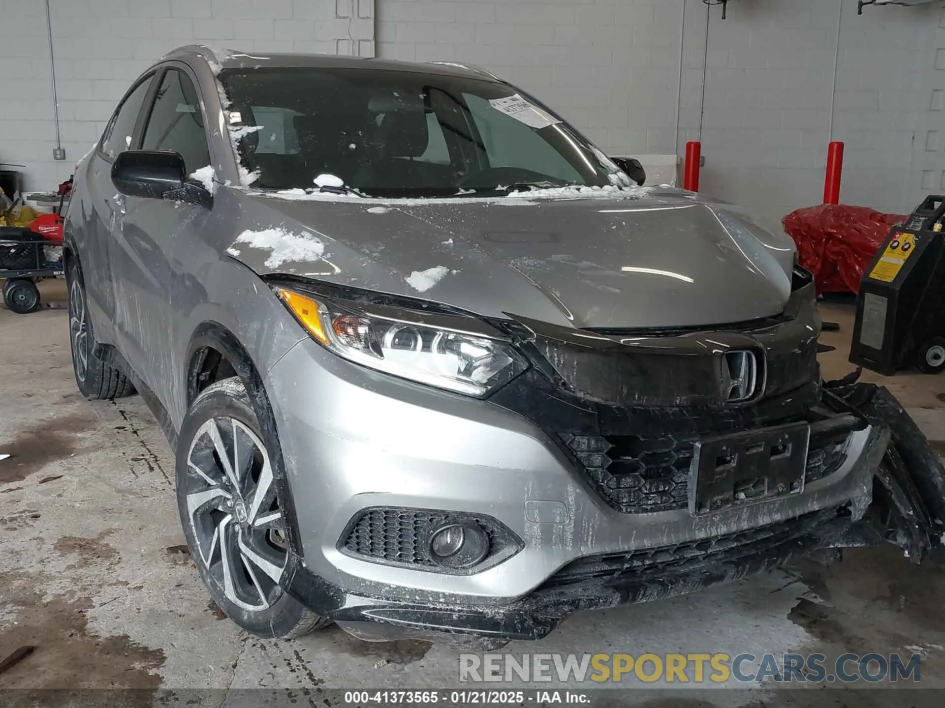1 Photograph of a damaged car 3CZRU6H18LG701889 HONDA HR-V 2020