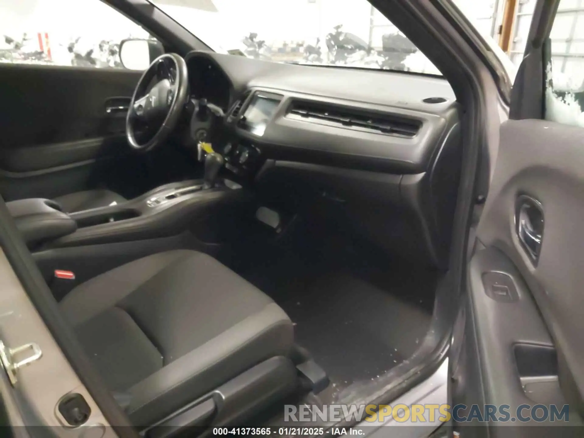 5 Photograph of a damaged car 3CZRU6H18LG701889 HONDA HR-V 2020