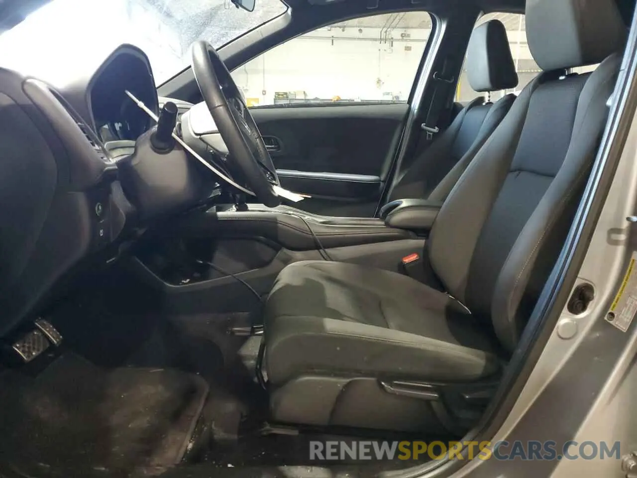 7 Photograph of a damaged car 3CZRU6H18LM723473 HONDA HR-V 2020