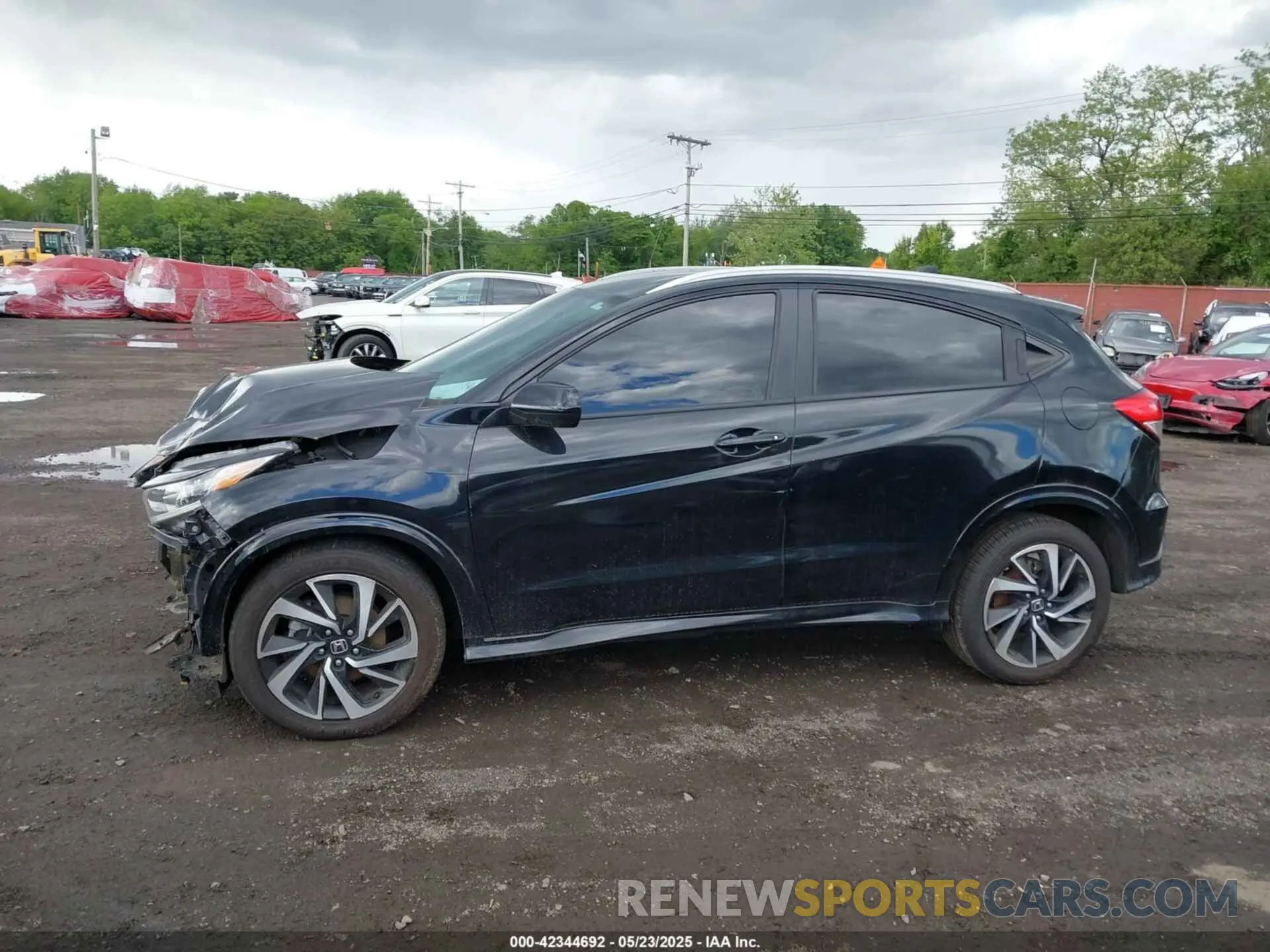 18 Photograph of a damaged car 3CZRU6H1XLM731770 HONDA HR-V 2020
