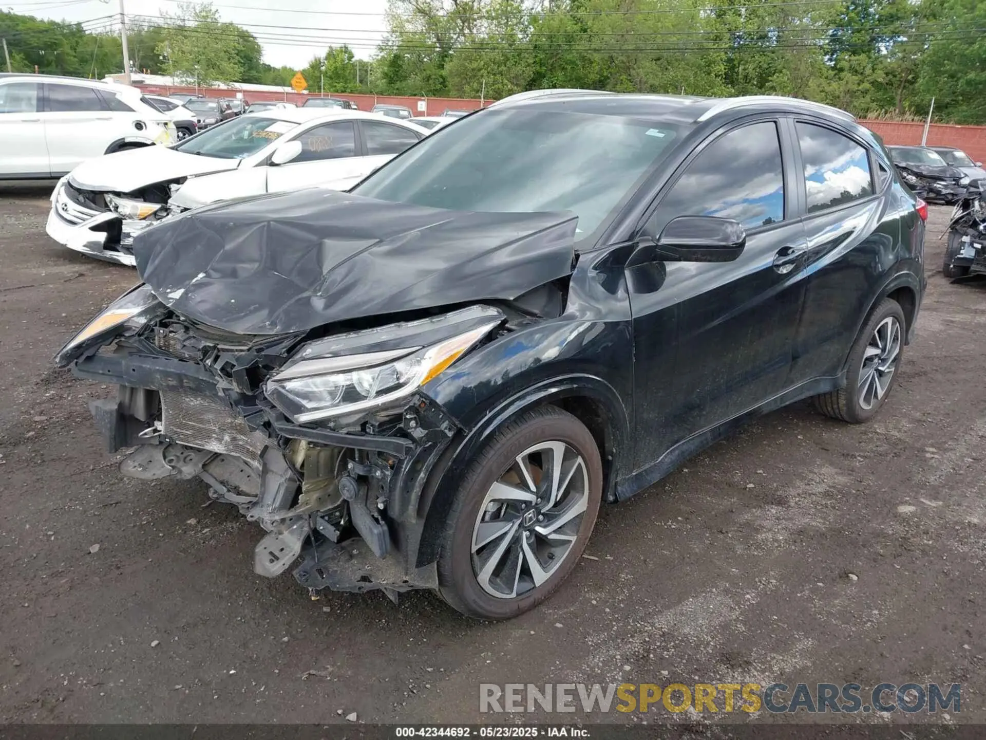2 Photograph of a damaged car 3CZRU6H1XLM731770 HONDA HR-V 2020
