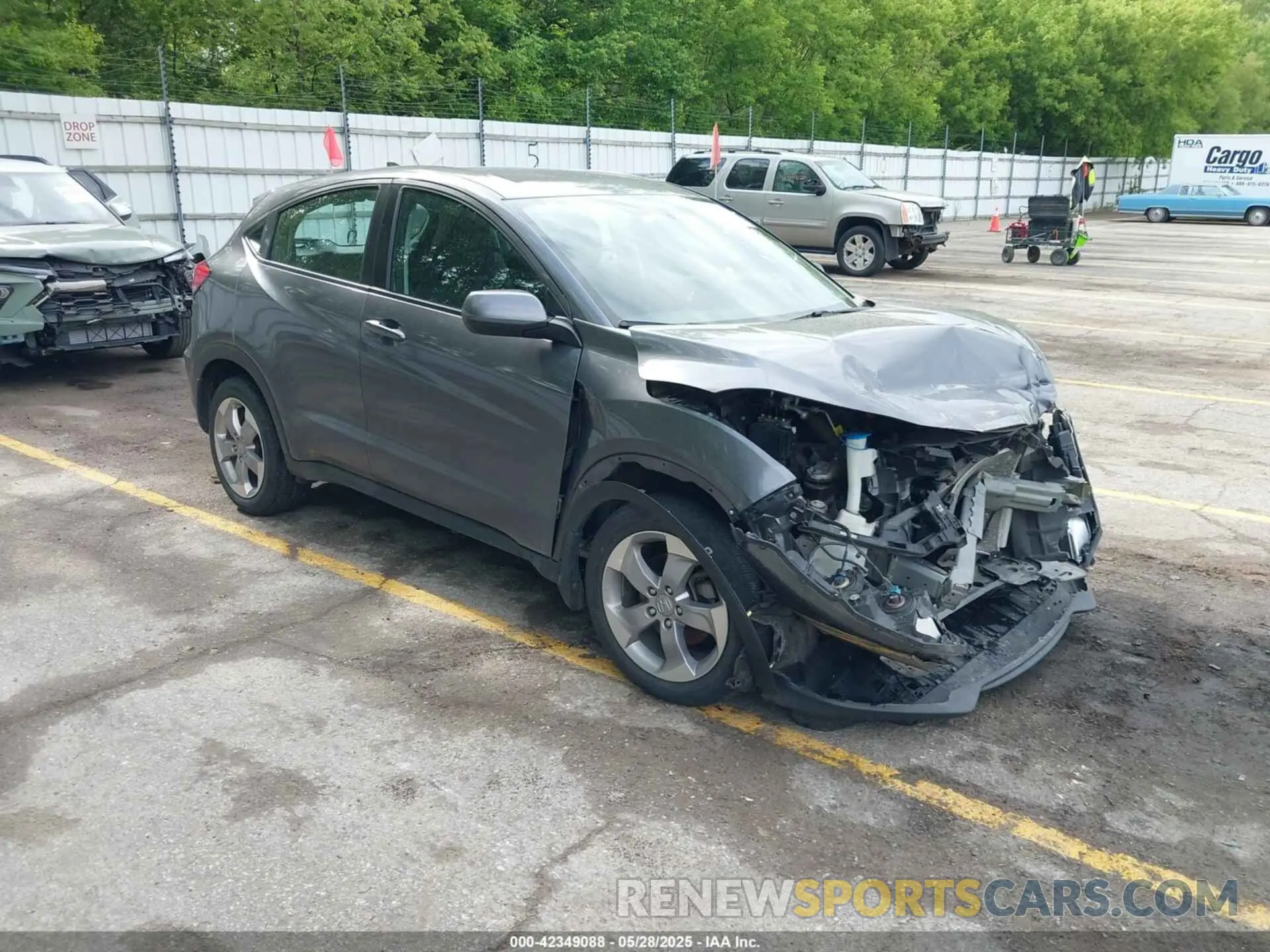 1 Photograph of a damaged car 3CZRU6H30LM711089 HONDA HR-V 2020