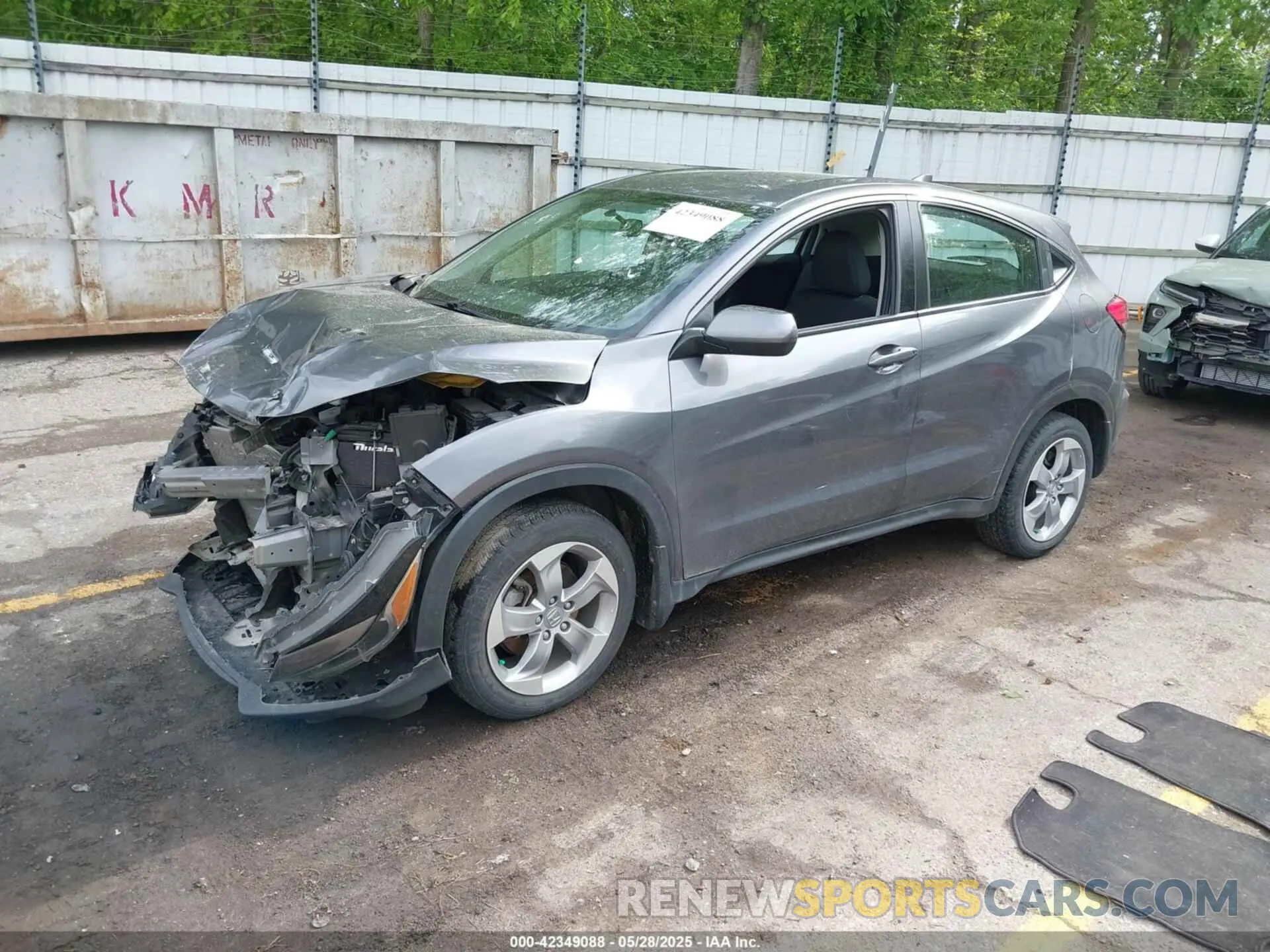 2 Photograph of a damaged car 3CZRU6H30LM711089 HONDA HR-V 2020