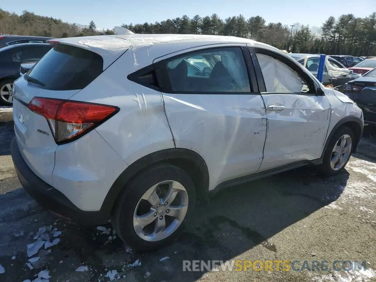 3 Photograph of a damaged car 3CZRU6H30LM714705 HONDA HR-V 2020