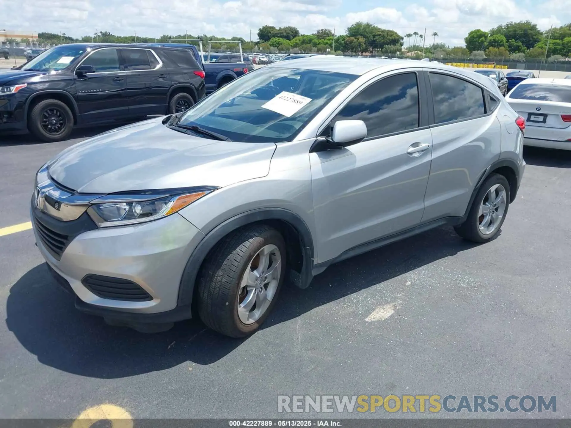 2 Photograph of a damaged car 3CZRU6H30LM722853 HONDA HR-V 2020