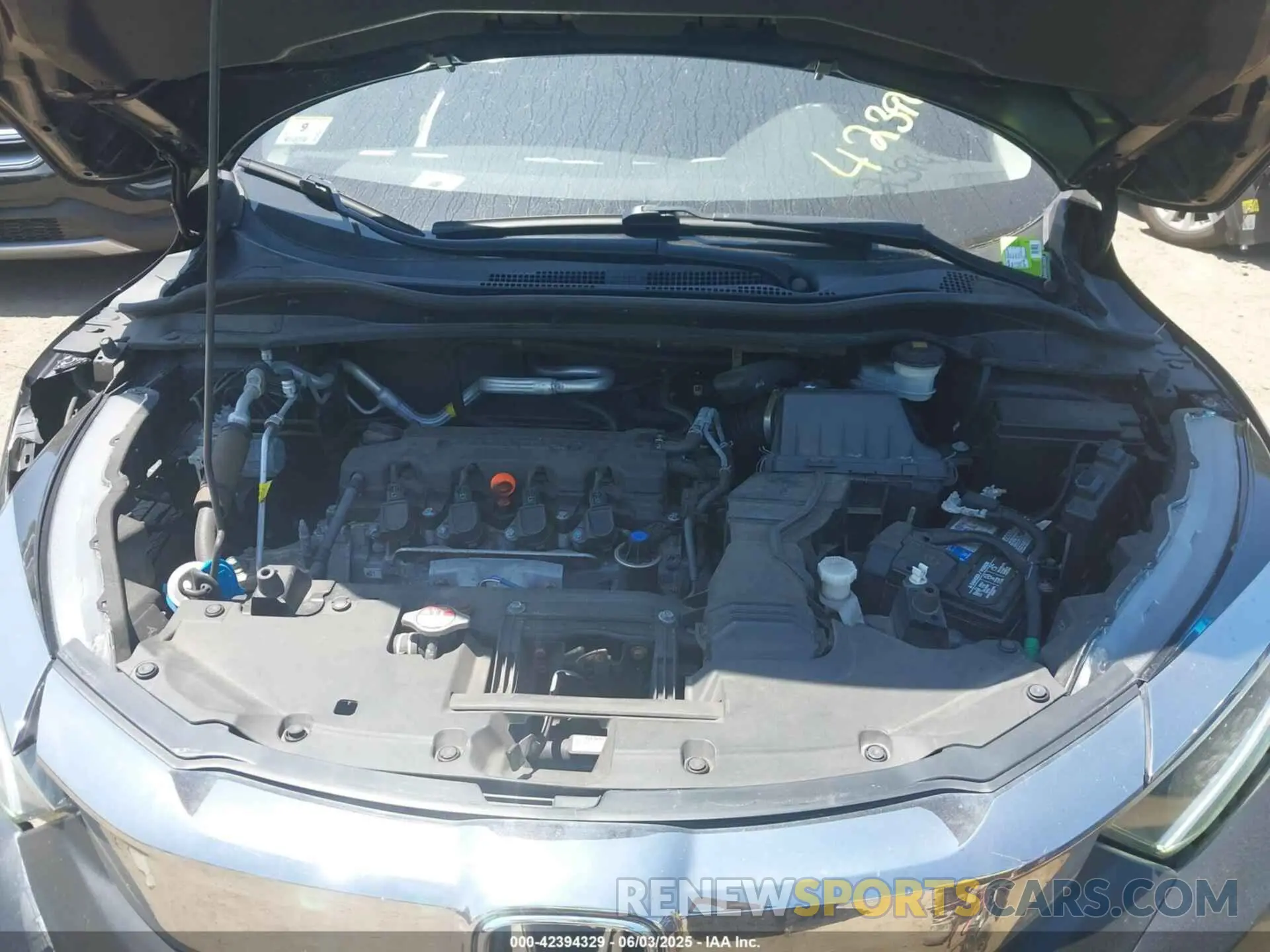 10 Photograph of a damaged car 3CZRU6H30LM739135 HONDA HR-V 2020