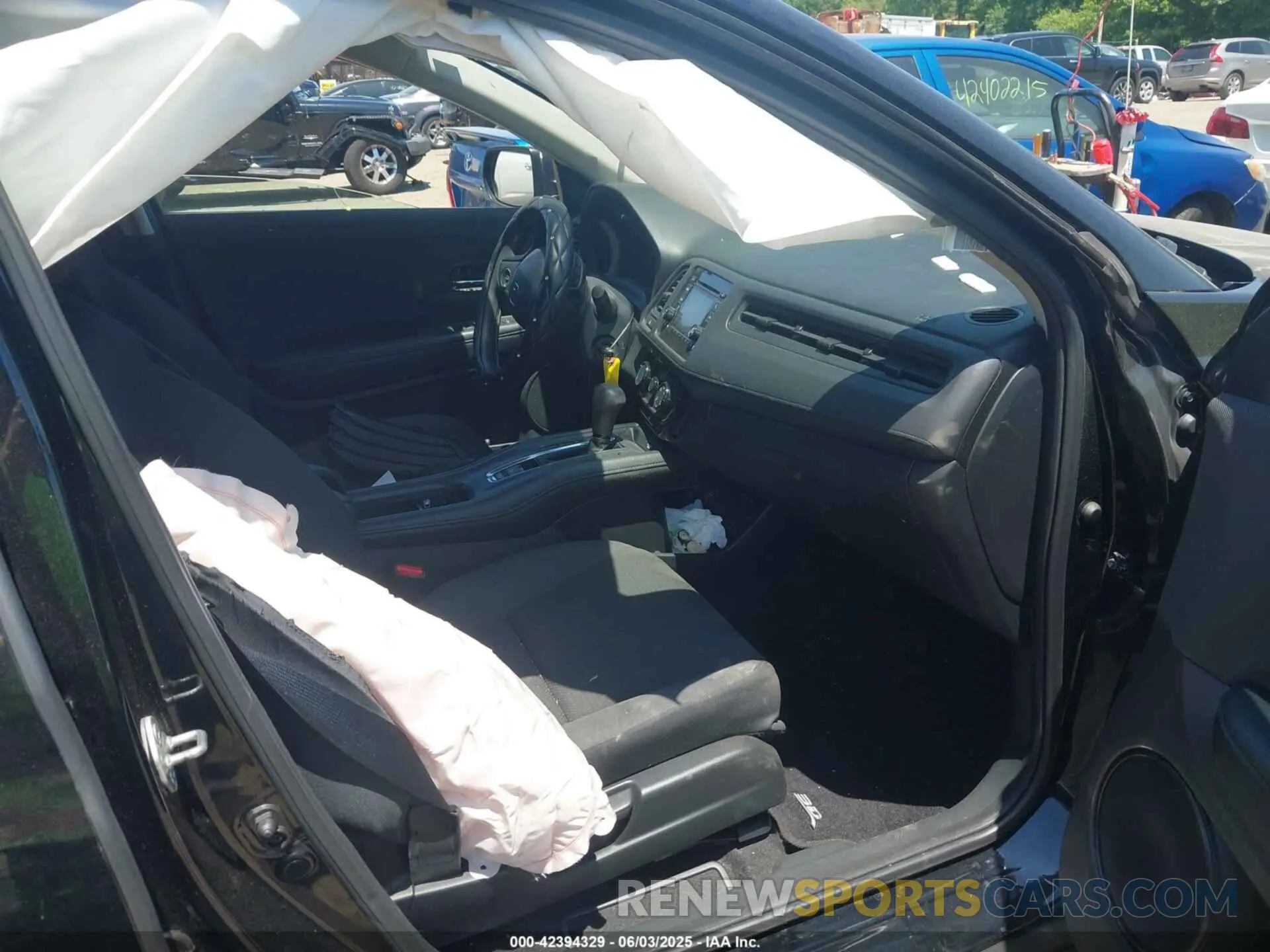 5 Photograph of a damaged car 3CZRU6H30LM739135 HONDA HR-V 2020