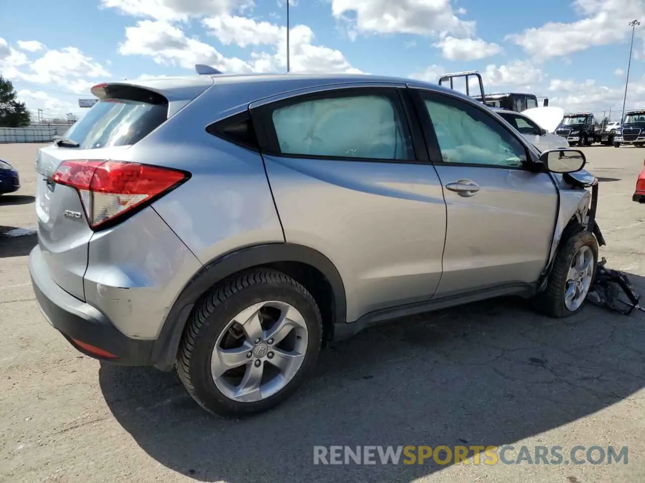 3 Photograph of a damaged car 3CZRU6H31LG701346 HONDA HR-V 2020