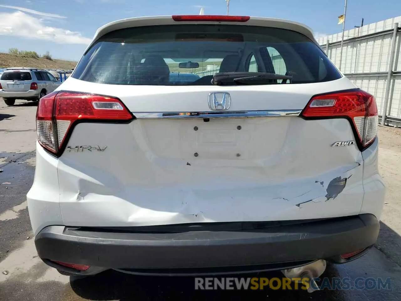 6 Photograph of a damaged car 3CZRU6H31LM703034 HONDA HR-V 2020