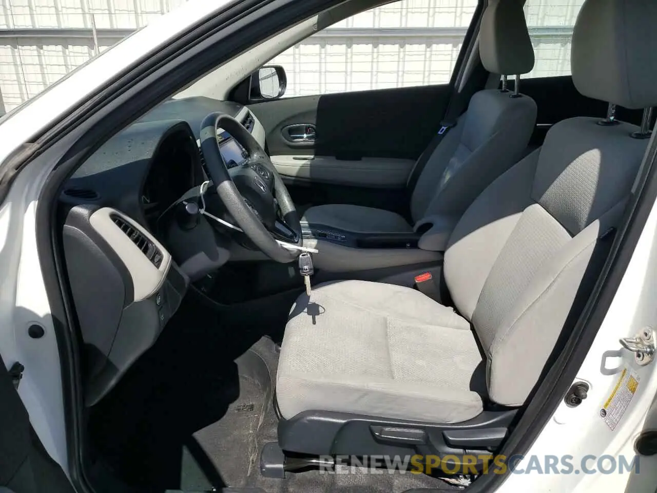 7 Photograph of a damaged car 3CZRU6H31LM703034 HONDA HR-V 2020