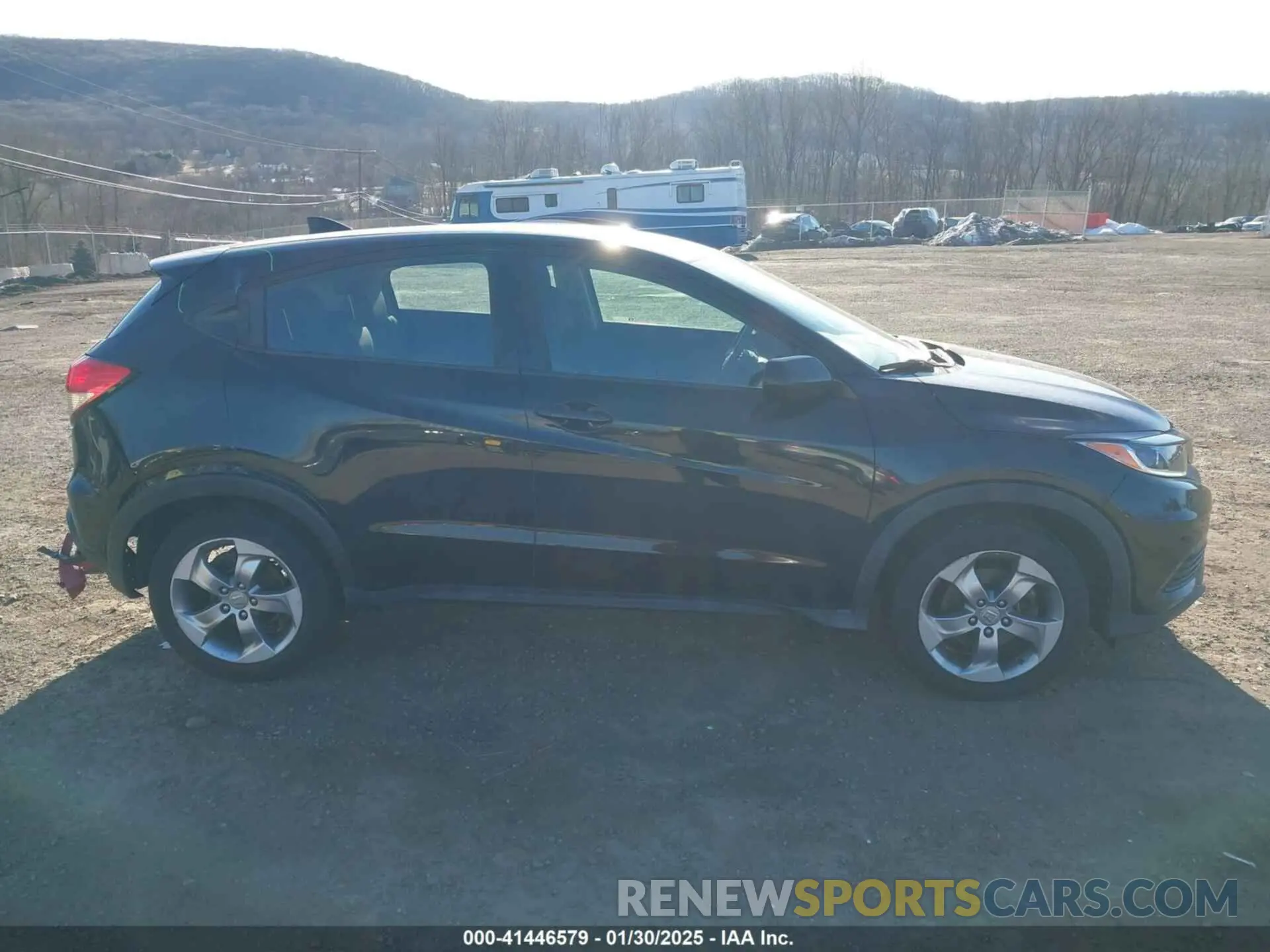 13 Photograph of a damaged car 3CZRU6H31LM704247 HONDA HR-V 2020