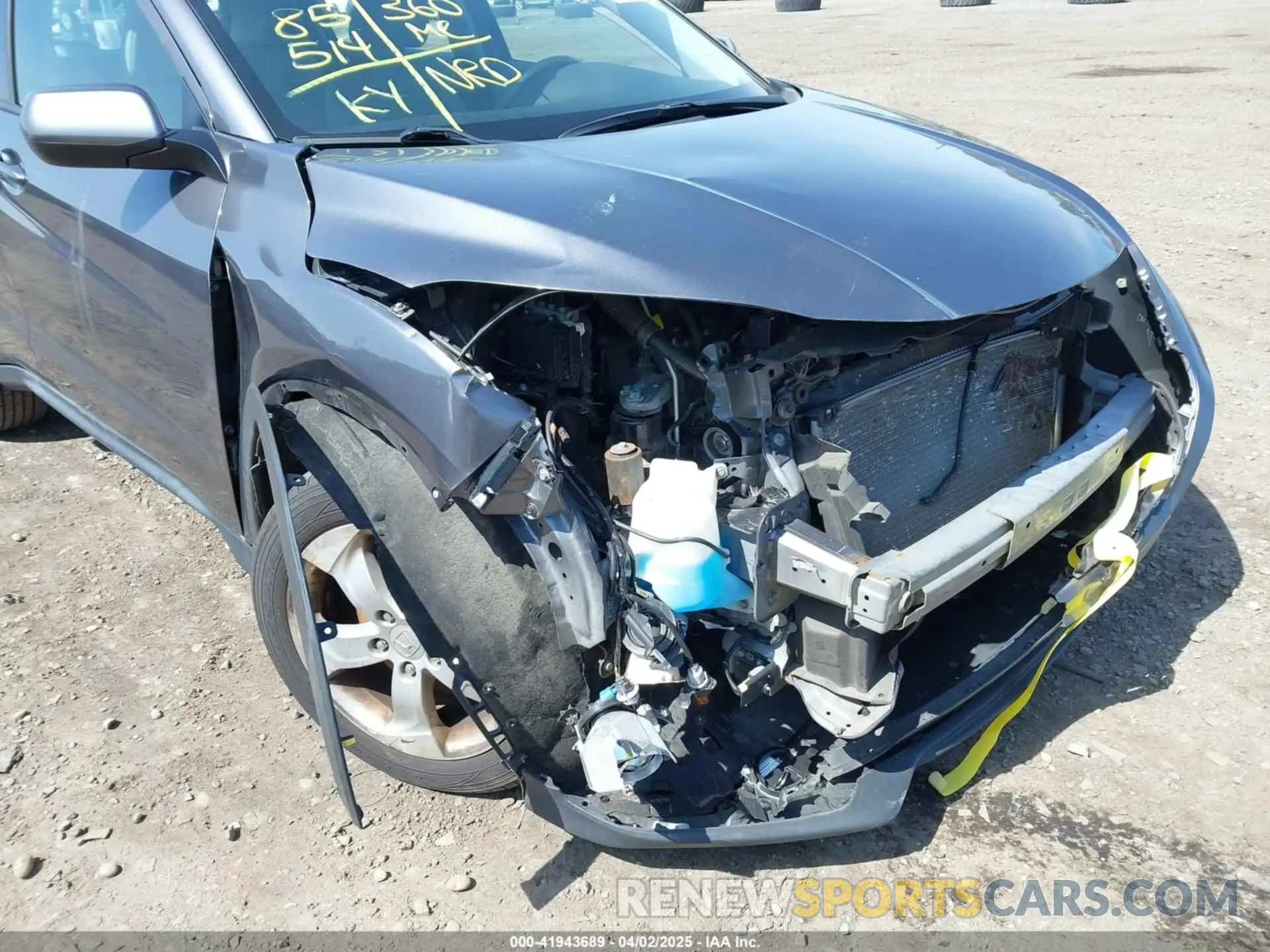 18 Photograph of a damaged car 3CZRU6H31LM712686 HONDA HR-V 2020