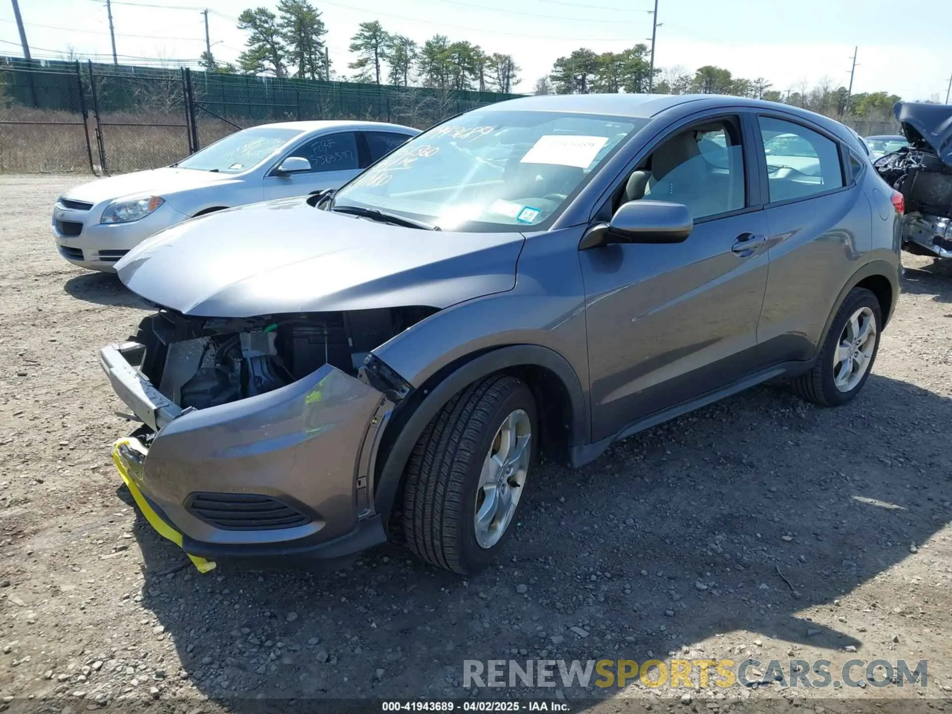 2 Photograph of a damaged car 3CZRU6H31LM712686 HONDA HR-V 2020