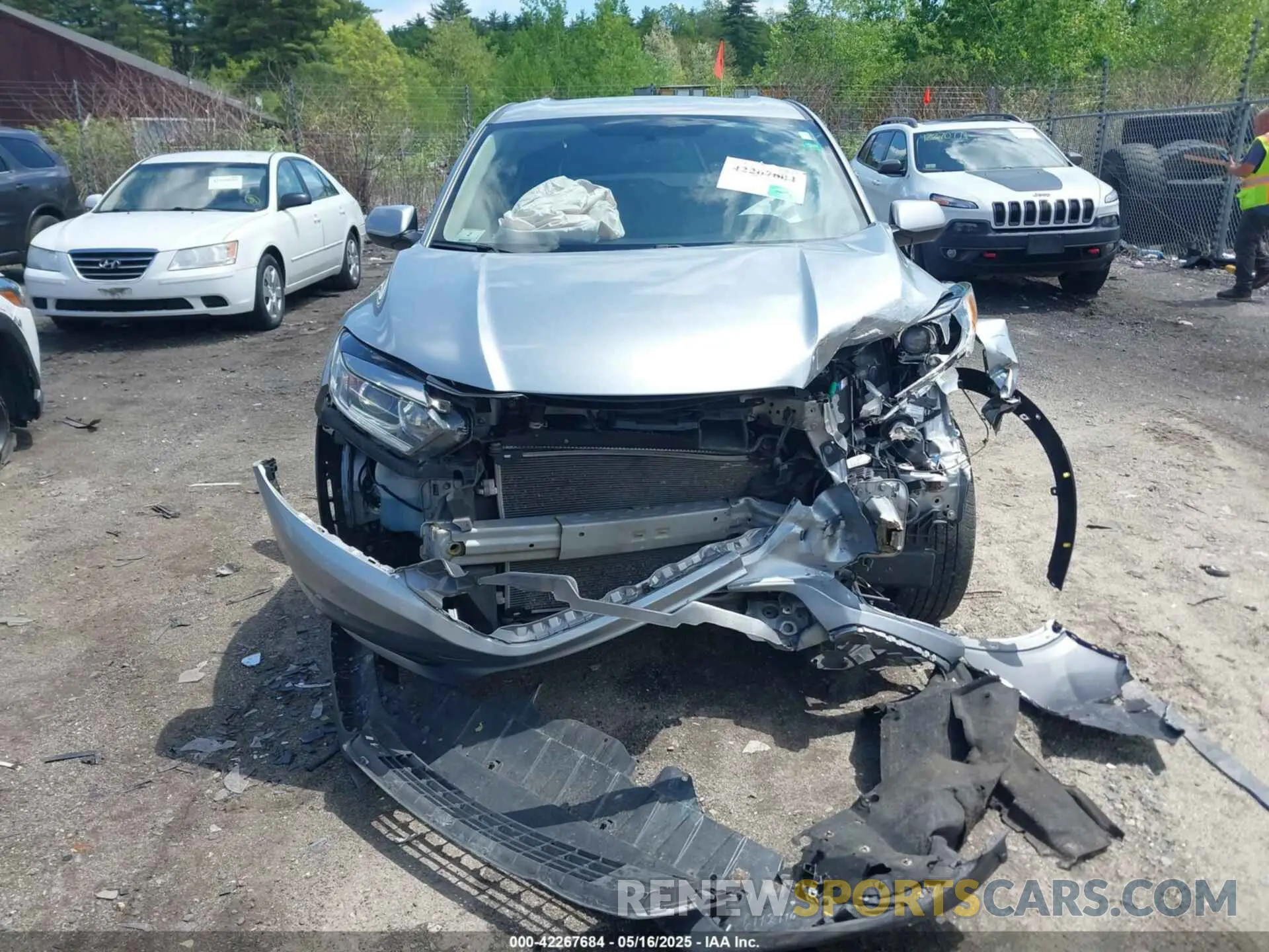 12 Photograph of a damaged car 3CZRU6H31LM712736 HONDA HR-V 2020