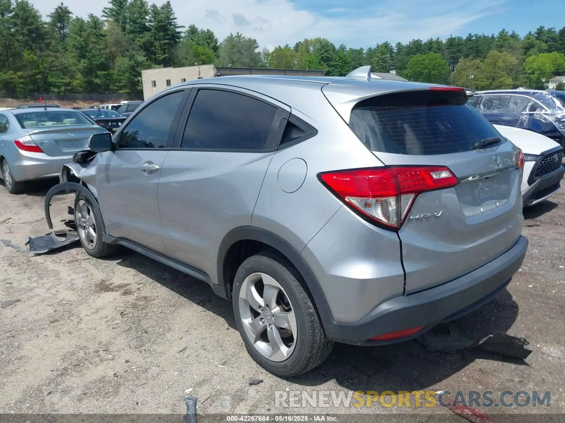 14 Photograph of a damaged car 3CZRU6H31LM712736 HONDA HR-V 2020