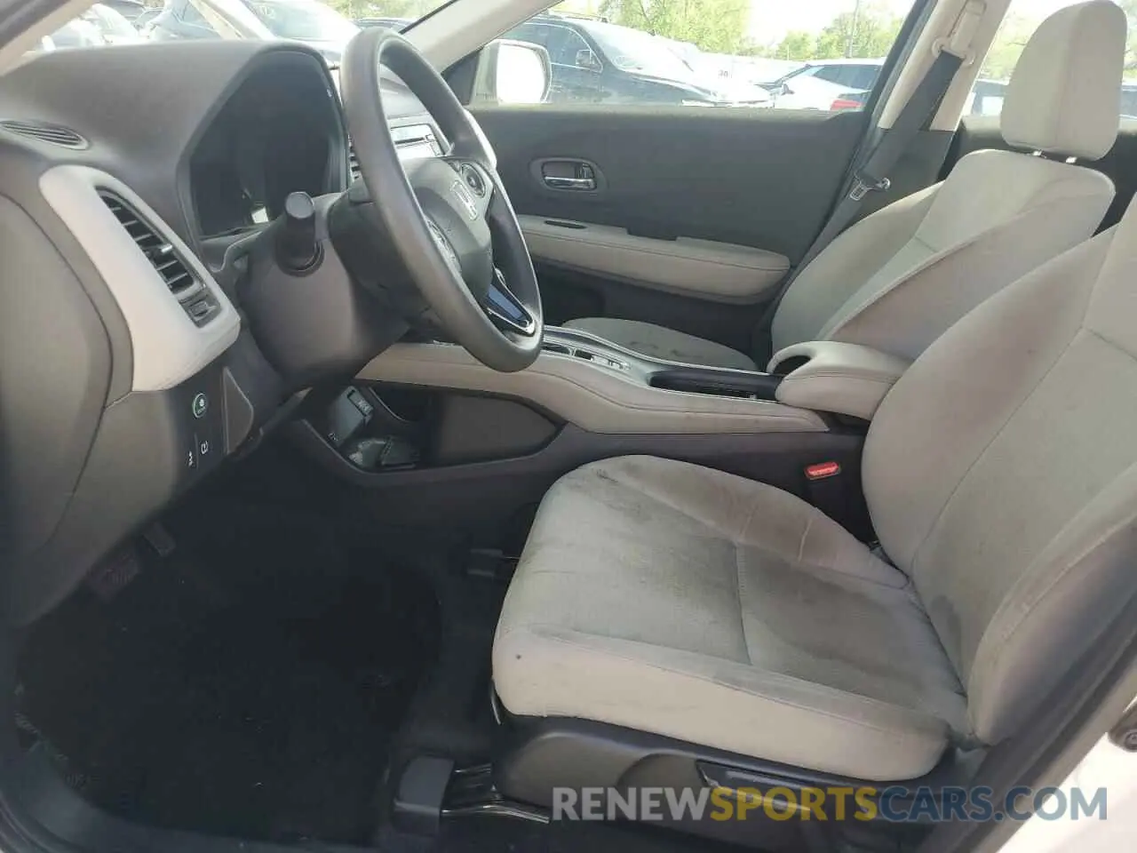 7 Photograph of a damaged car 3CZRU6H31LM714339 HONDA HR-V 2020