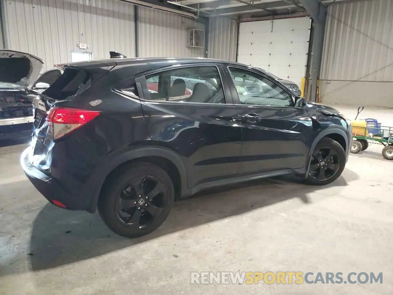 3 Photograph of a damaged car 3CZRU6H31LM722991 HONDA HR-V 2020