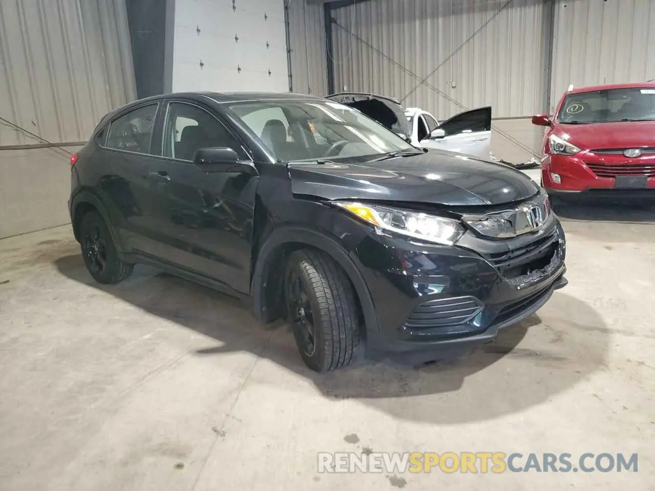 4 Photograph of a damaged car 3CZRU6H31LM722991 HONDA HR-V 2020