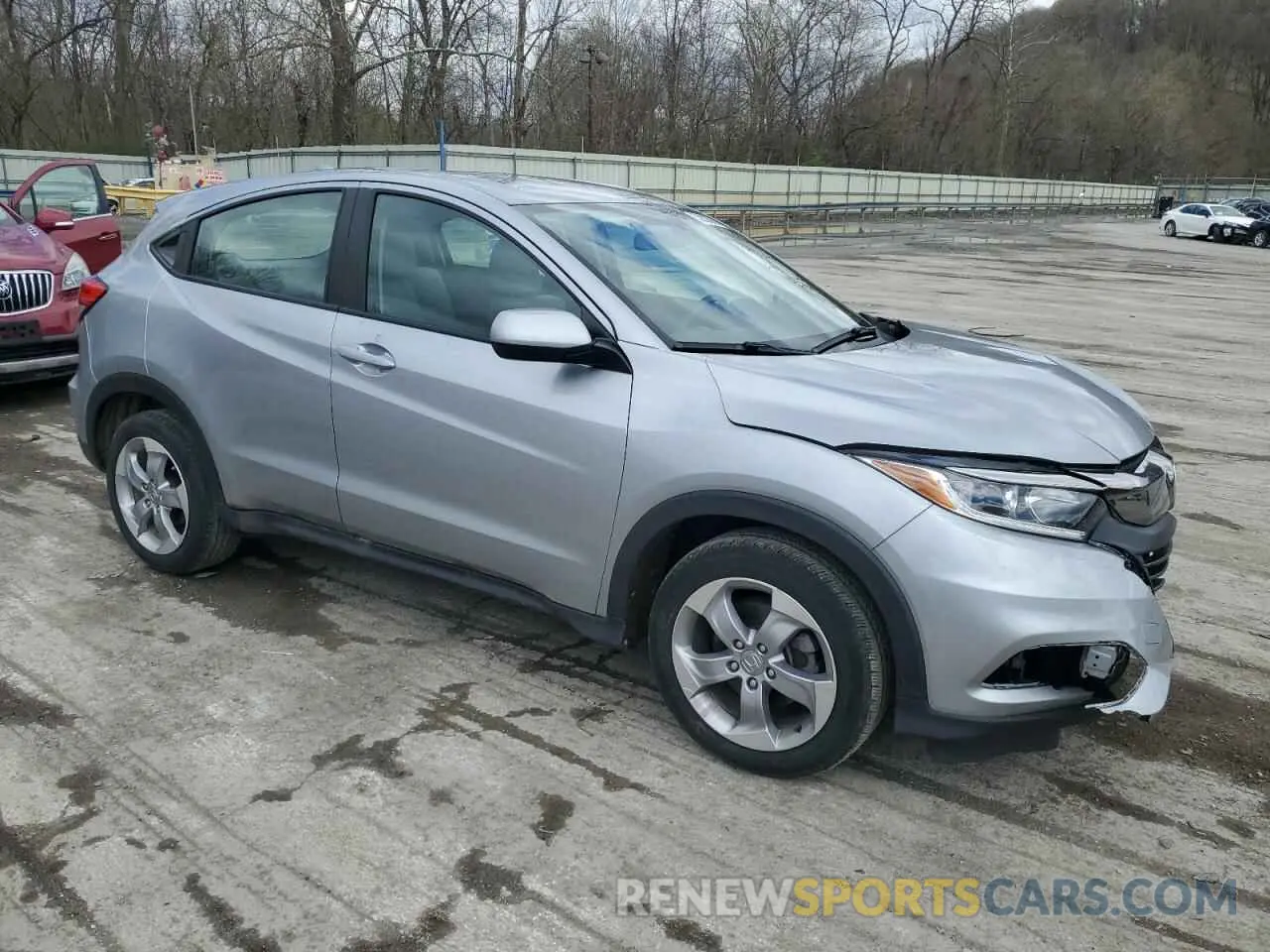 4 Photograph of a damaged car 3CZRU6H34LM715680 HONDA HR-V 2020
