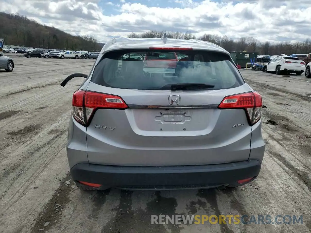 6 Photograph of a damaged car 3CZRU6H34LM715680 HONDA HR-V 2020