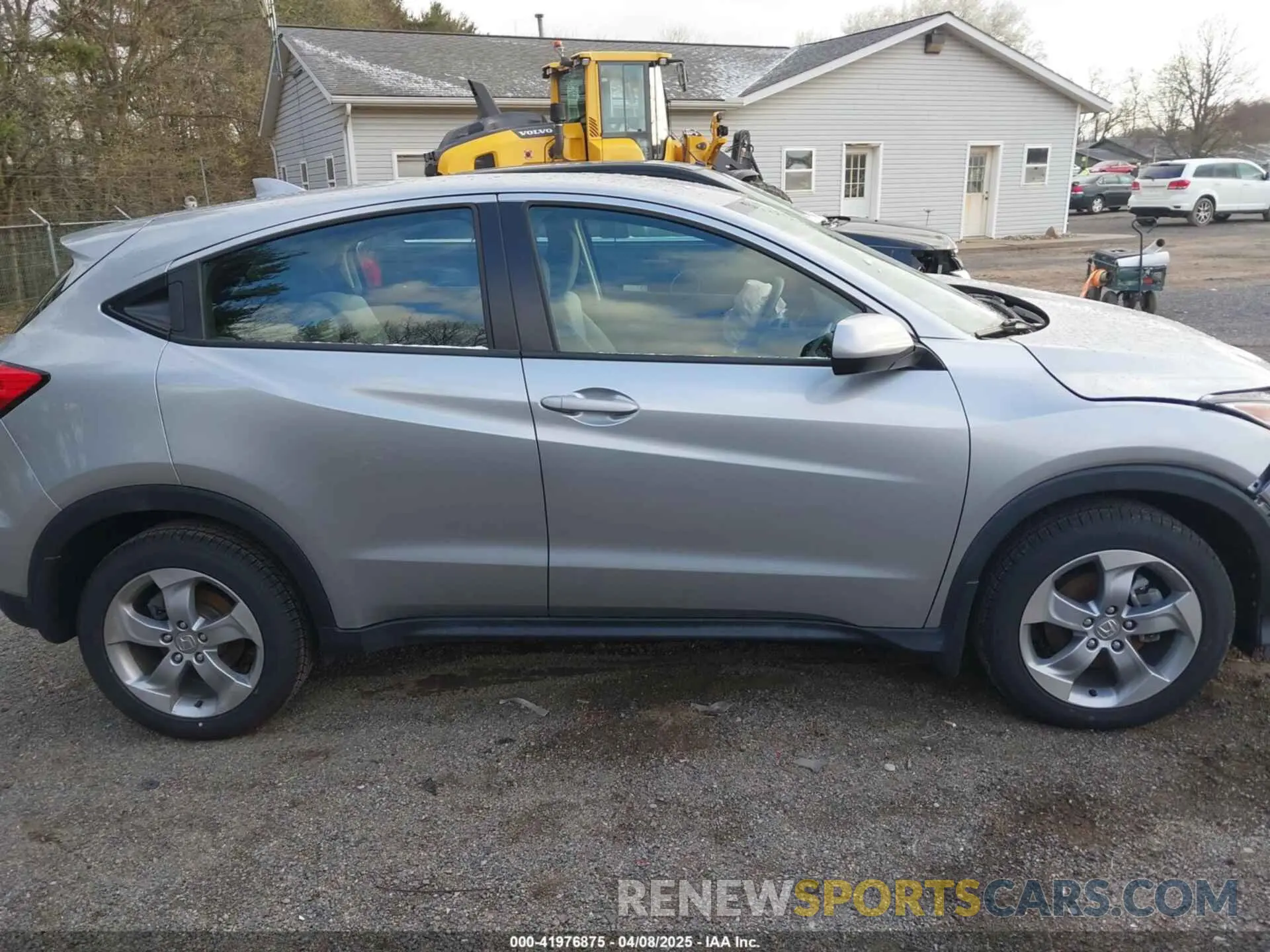 13 Photograph of a damaged car 3CZRU6H34LM716201 HONDA HR-V 2020