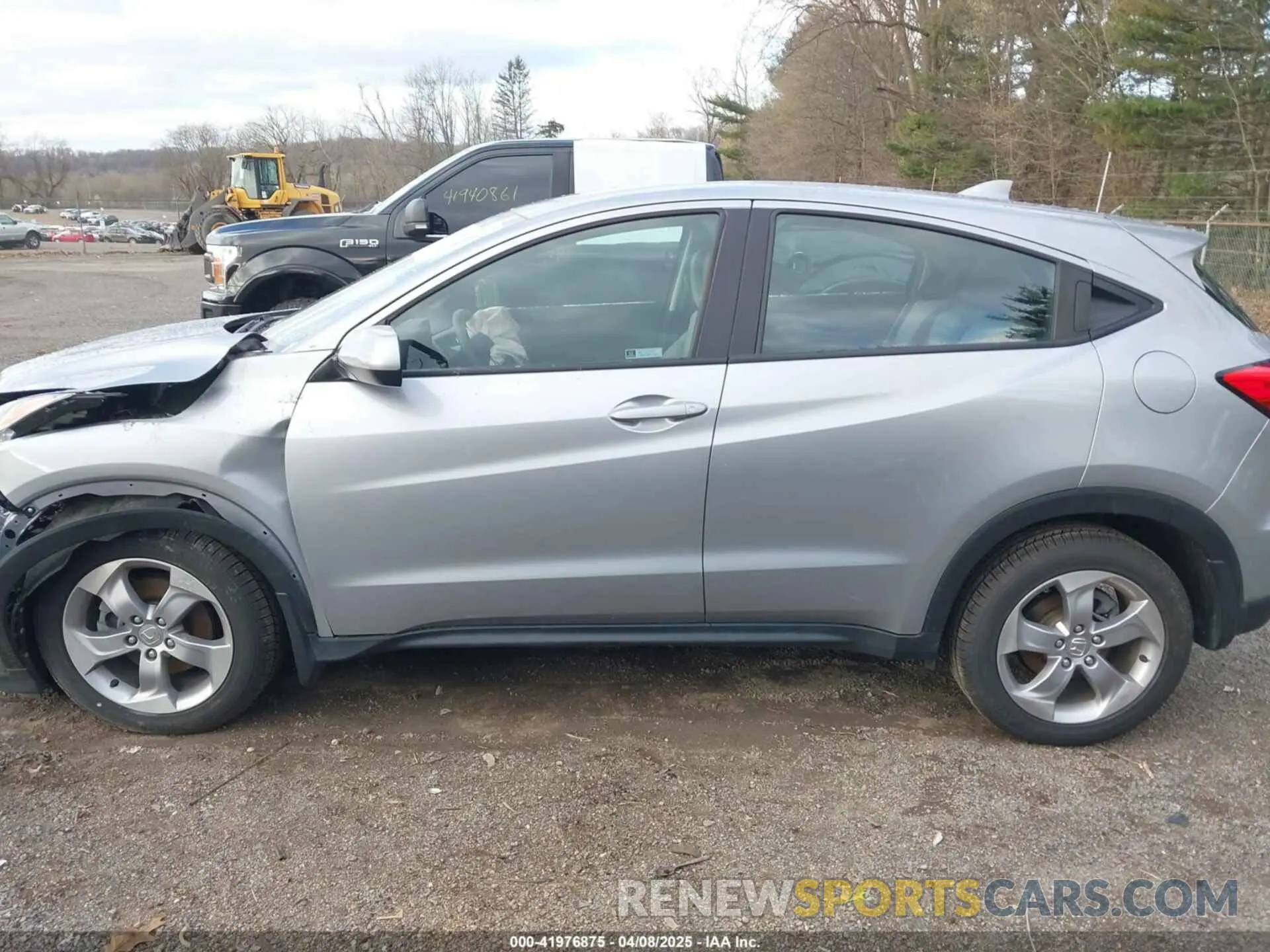 14 Photograph of a damaged car 3CZRU6H34LM716201 HONDA HR-V 2020