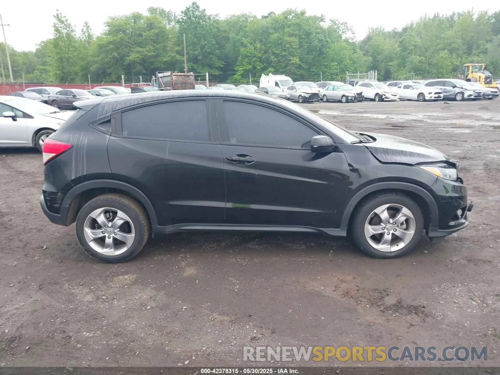 13 Photograph of a damaged car 3CZRU6H34LM732902 HONDA HR-V 2020